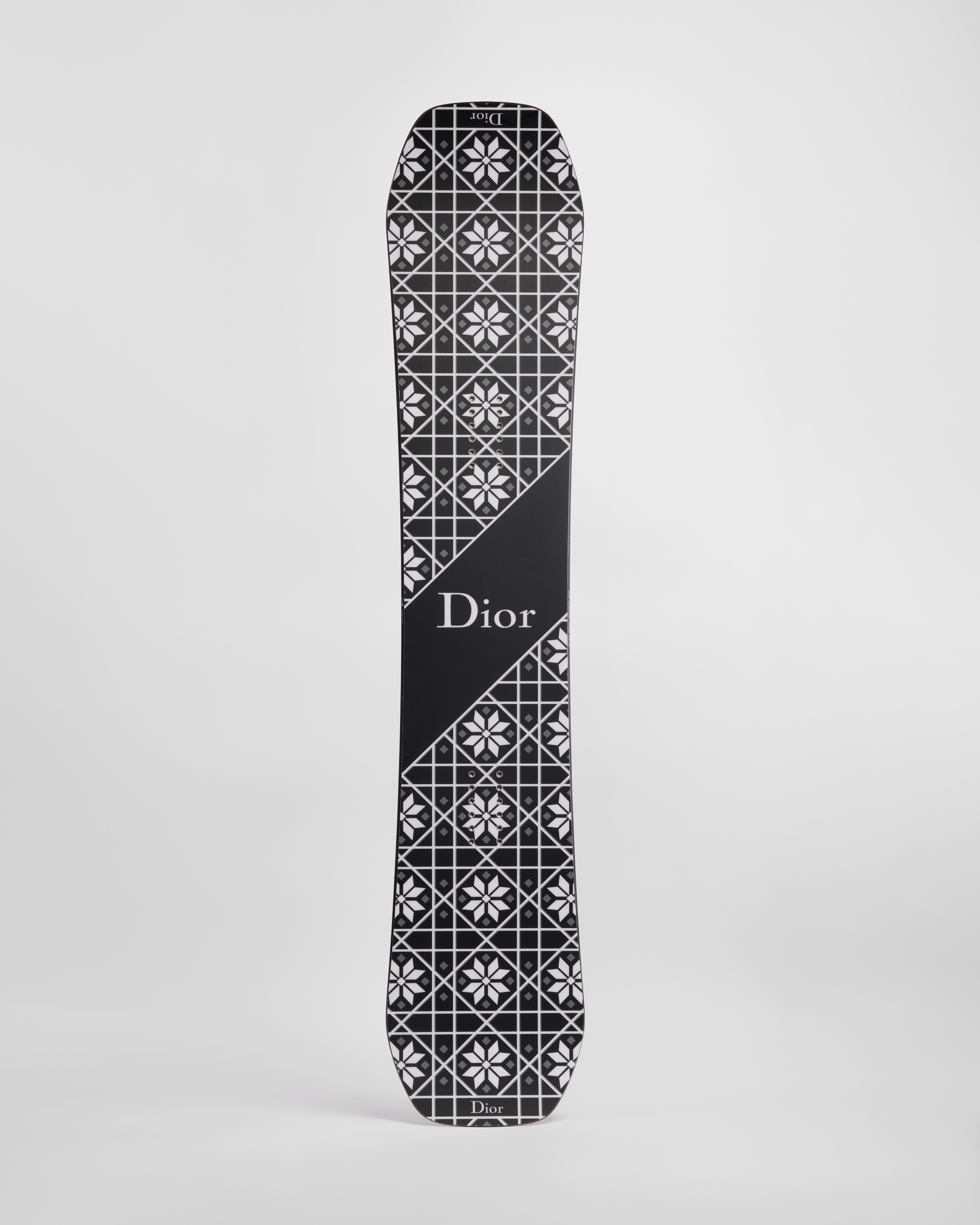 DIOR AND FACTORY 9 Snowboard – LIMITED AND NUMBERED EDITION Black with White Dior Snowflake Motif, 153 CM E01