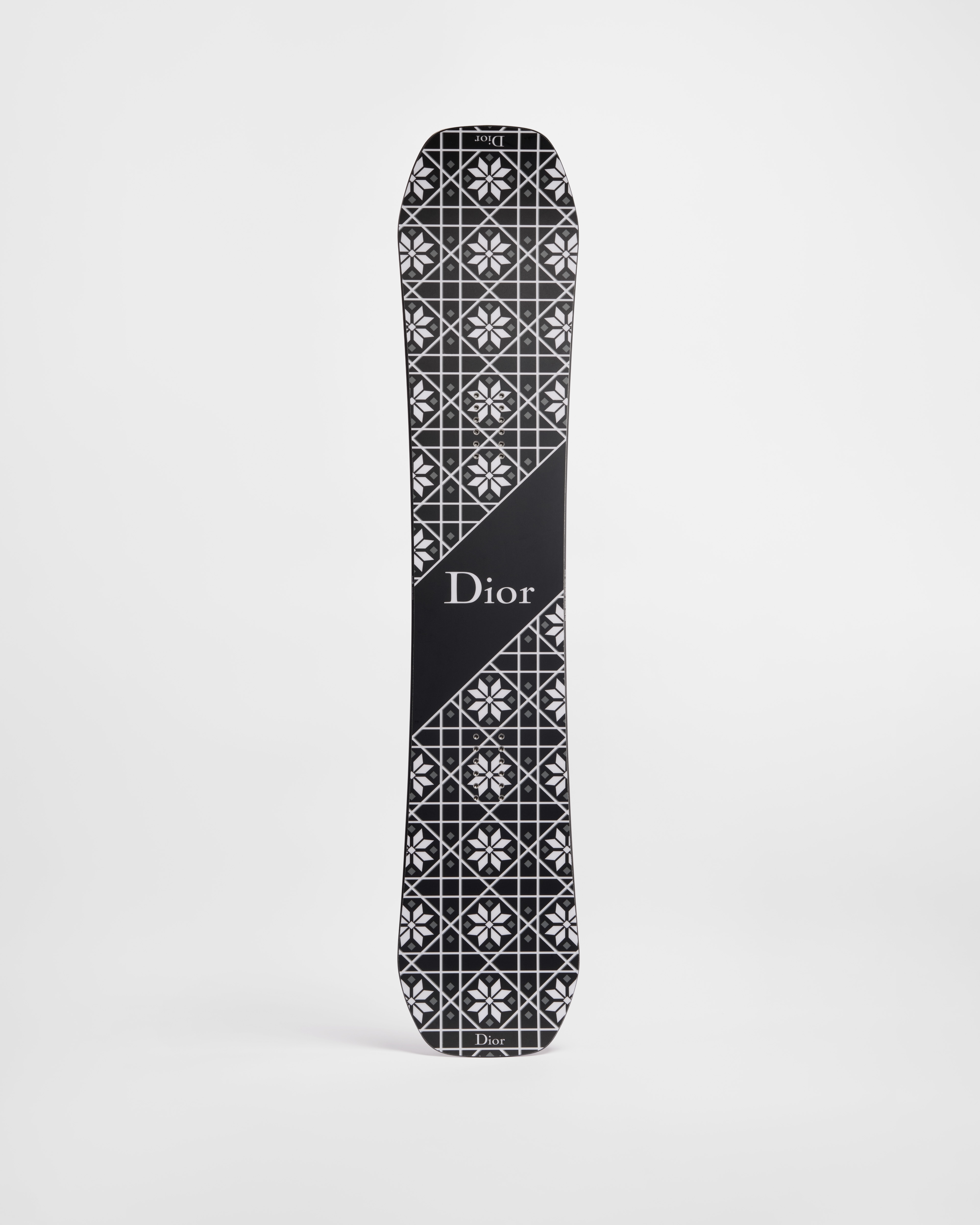 DIOR AND FACTORY 9 Snowboard – LIMITED AND NUMBERED EDITION Black with White Dior Snowflake Motif, 153 CM E01