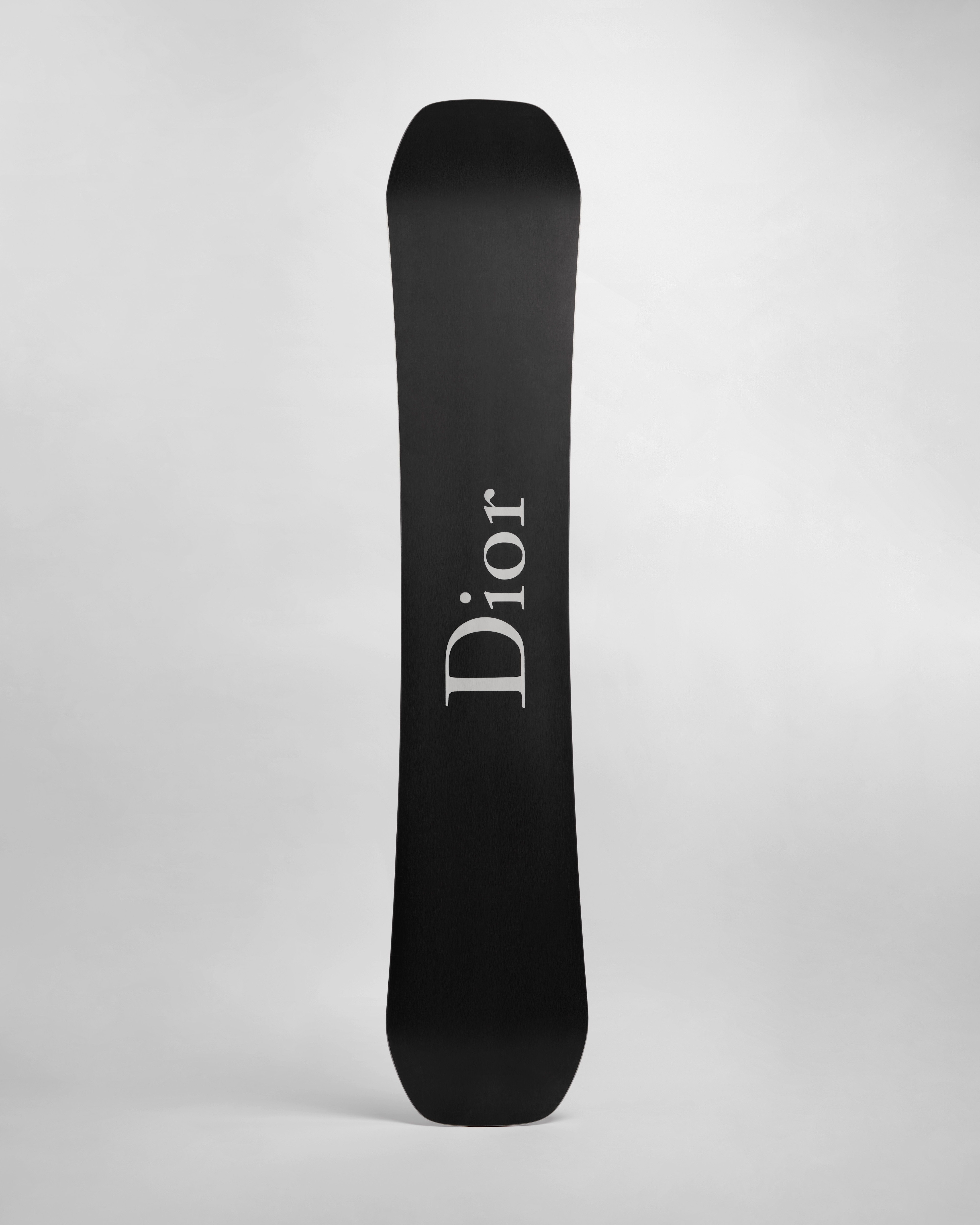 DIOR AND FACTORY 9 Snowboard – LIMITED AND NUMBERED EDITION Black with White Dior Snowflake Motif, 153 CM E08