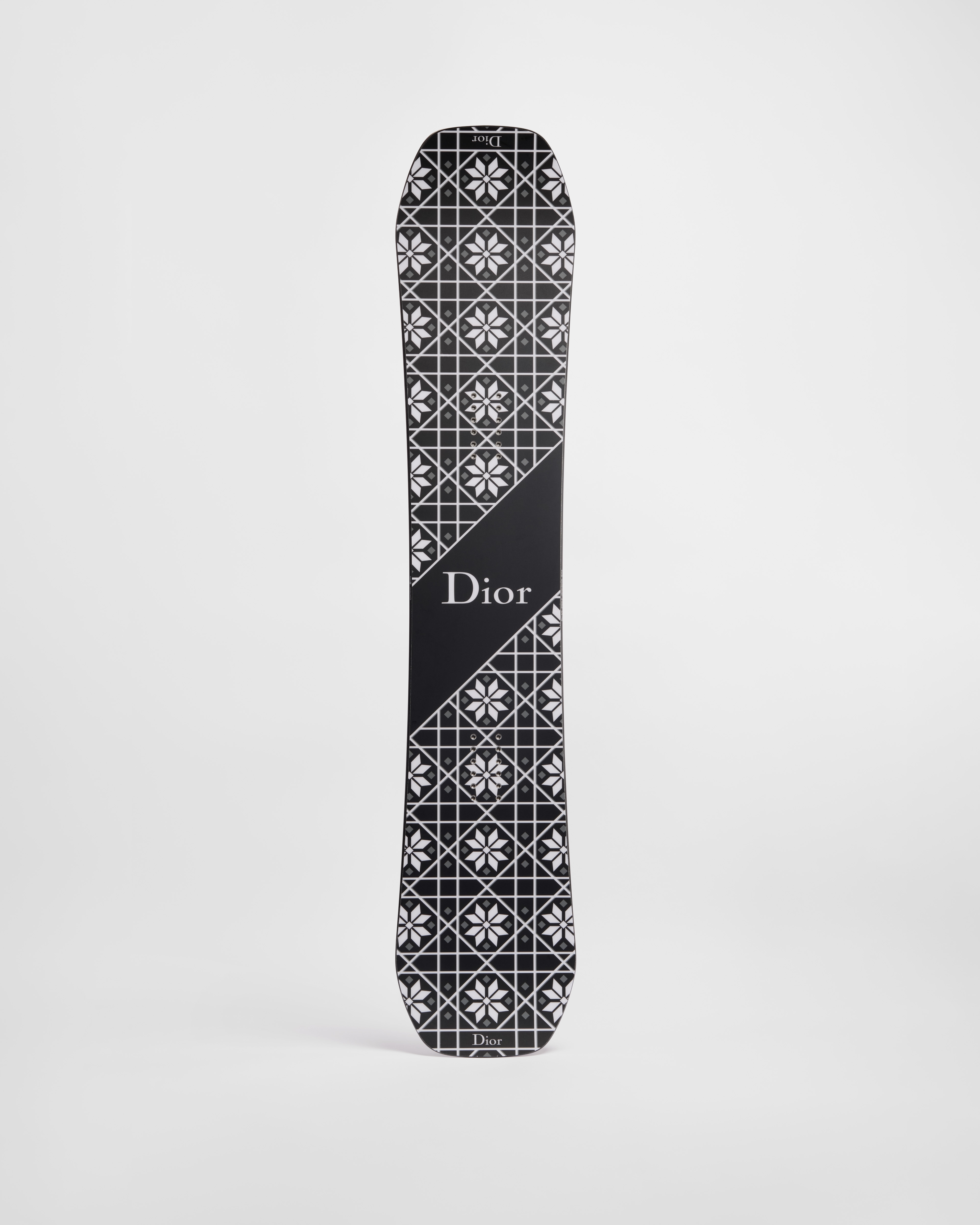DIOR AND FACTORY 9 Snowboard – LIMITED AND NUMBERED EDITION Black with White Dior Snowflake Motif, 161 CM E01