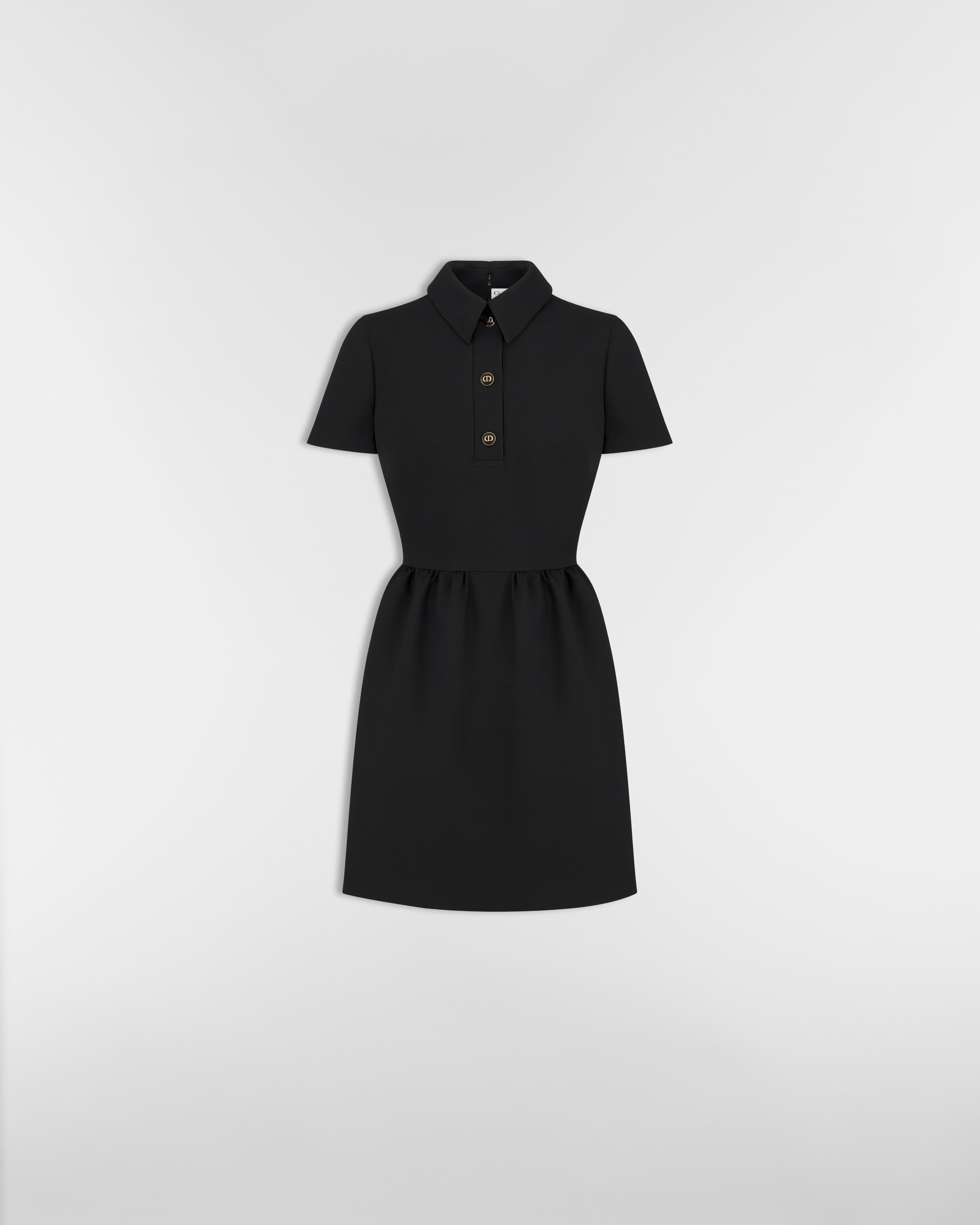 فستان بقصّة ضيّقة مع أزرار CD صوف وحرير باللون الأسود E01