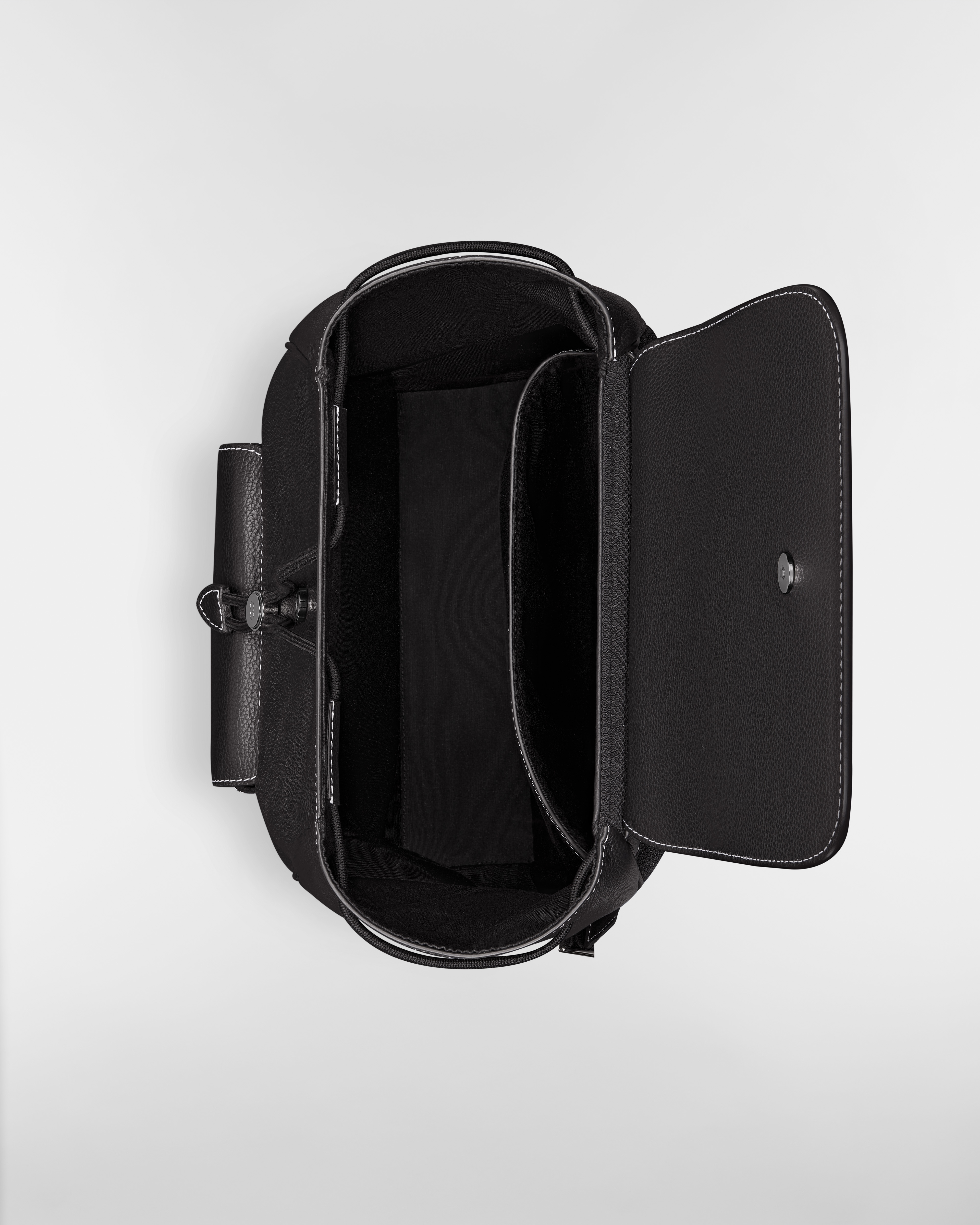 Sac à dos à rabat Saddle Cuir de veau grainé noir à surpiqûres contrastées E06