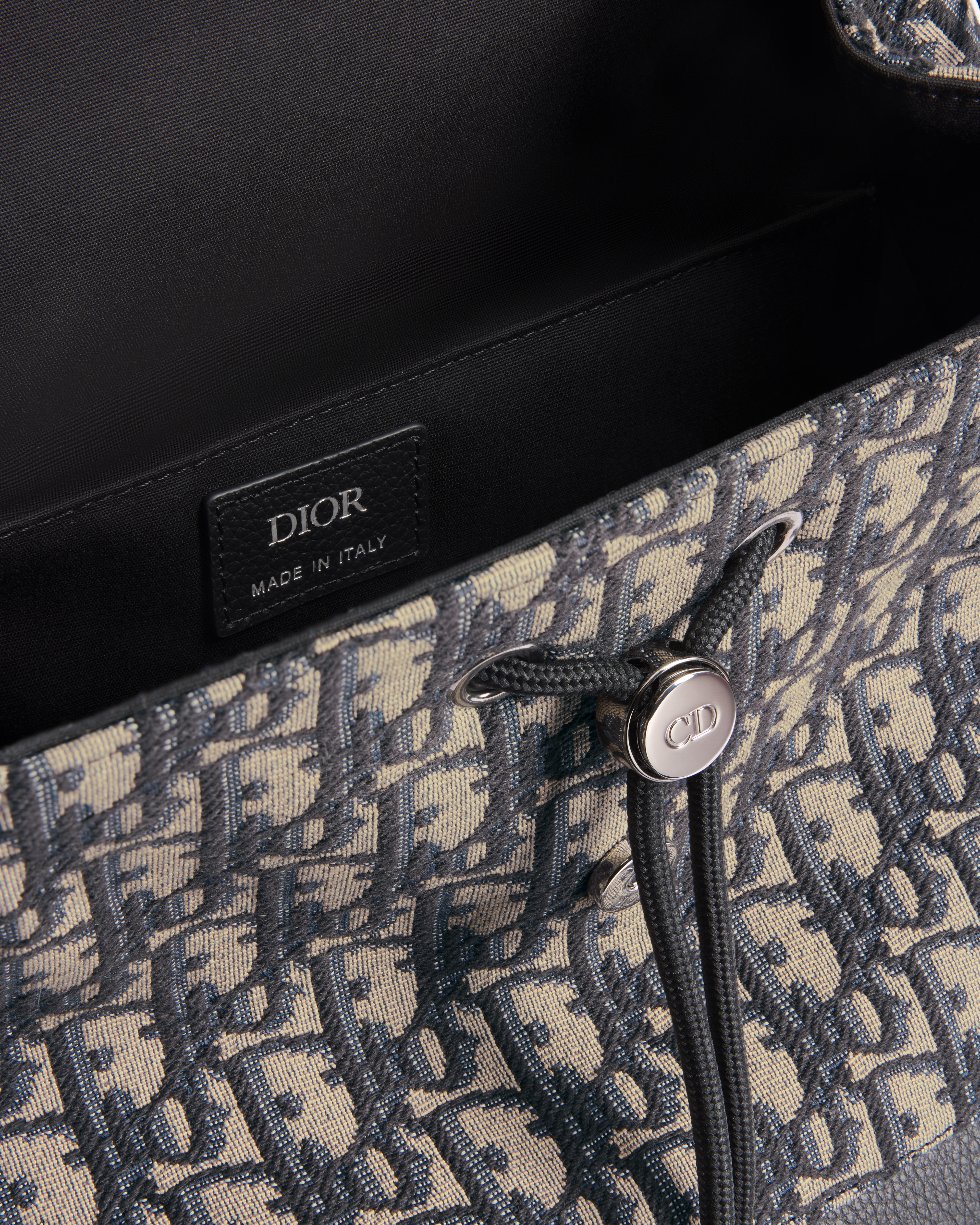 Saddle Backpack with Flap Beige and Black Dior Oblique Jacquard with Black Grained Calfskin E06