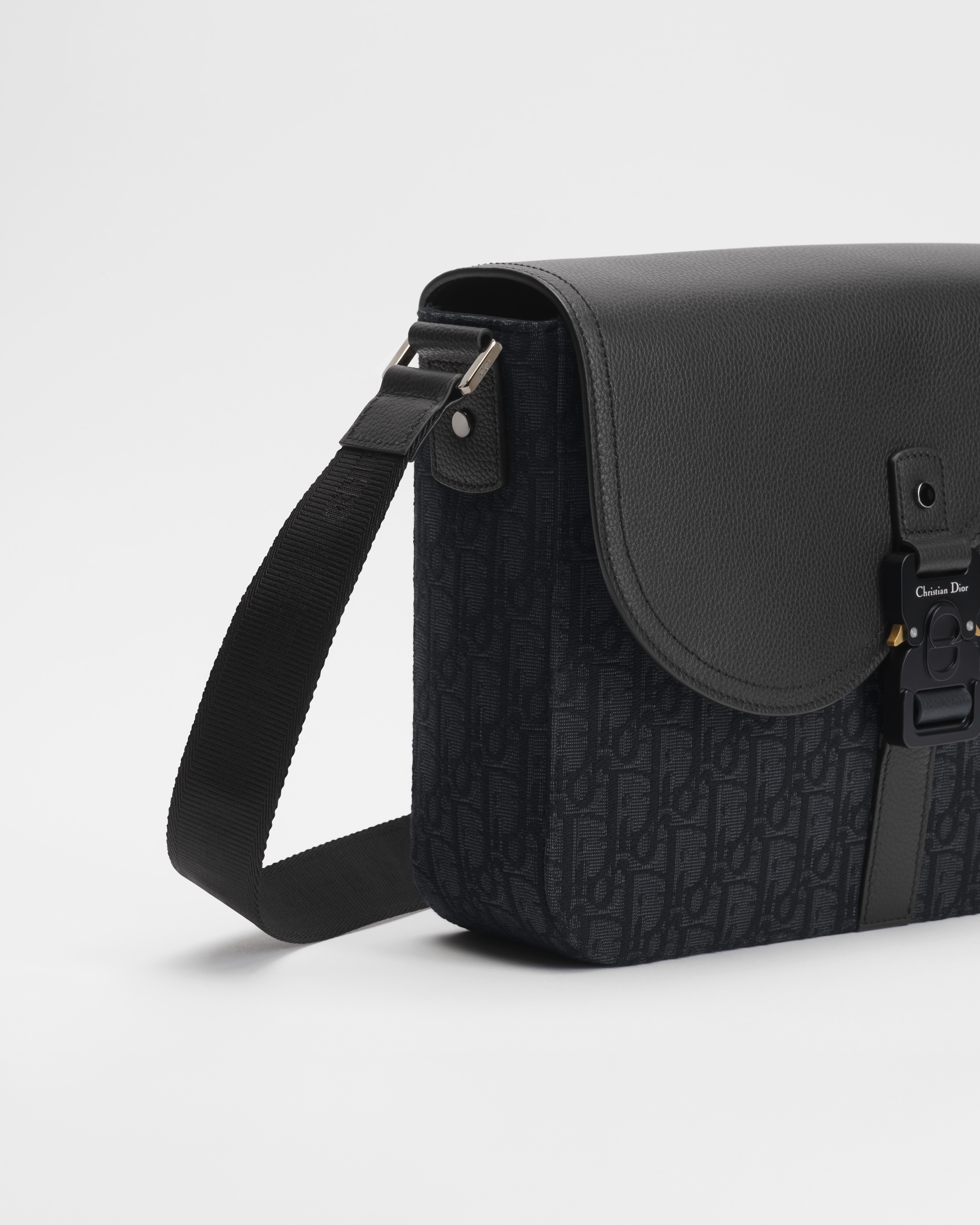 Sac Messenger à rabat Saddle Medium Toile jacquard Dior Oblique noir et cuir de veau grainé noir E09