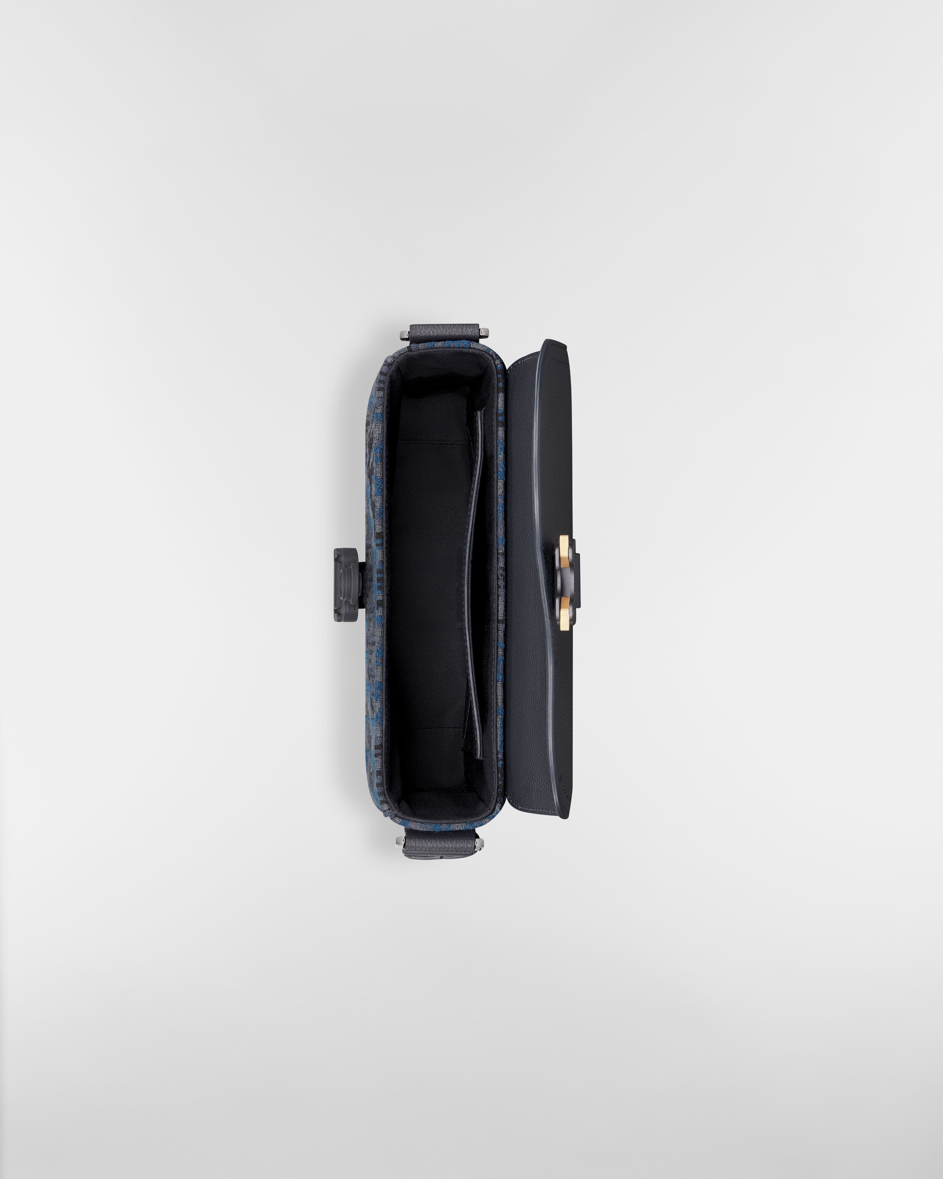 Small Saddle Messenger Bag with Flap Deep Blue Dior Oblique Trio Jacquard and Deep Blue Grained Calfskin E06