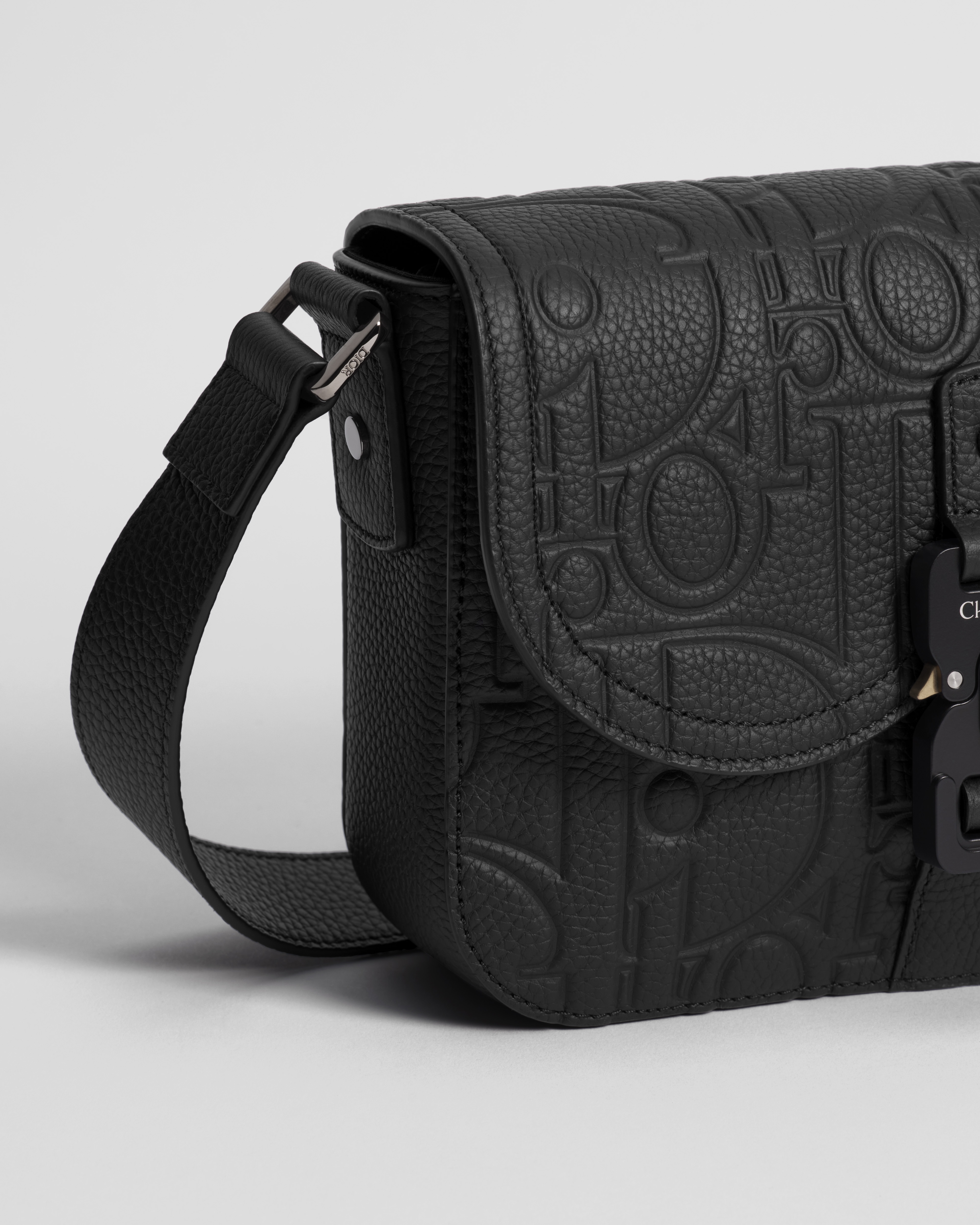 小碼 Saddle 翻蓋郵差袋 黑色 Dior Gravity 皮革及黑色顆粒小牛皮 E09