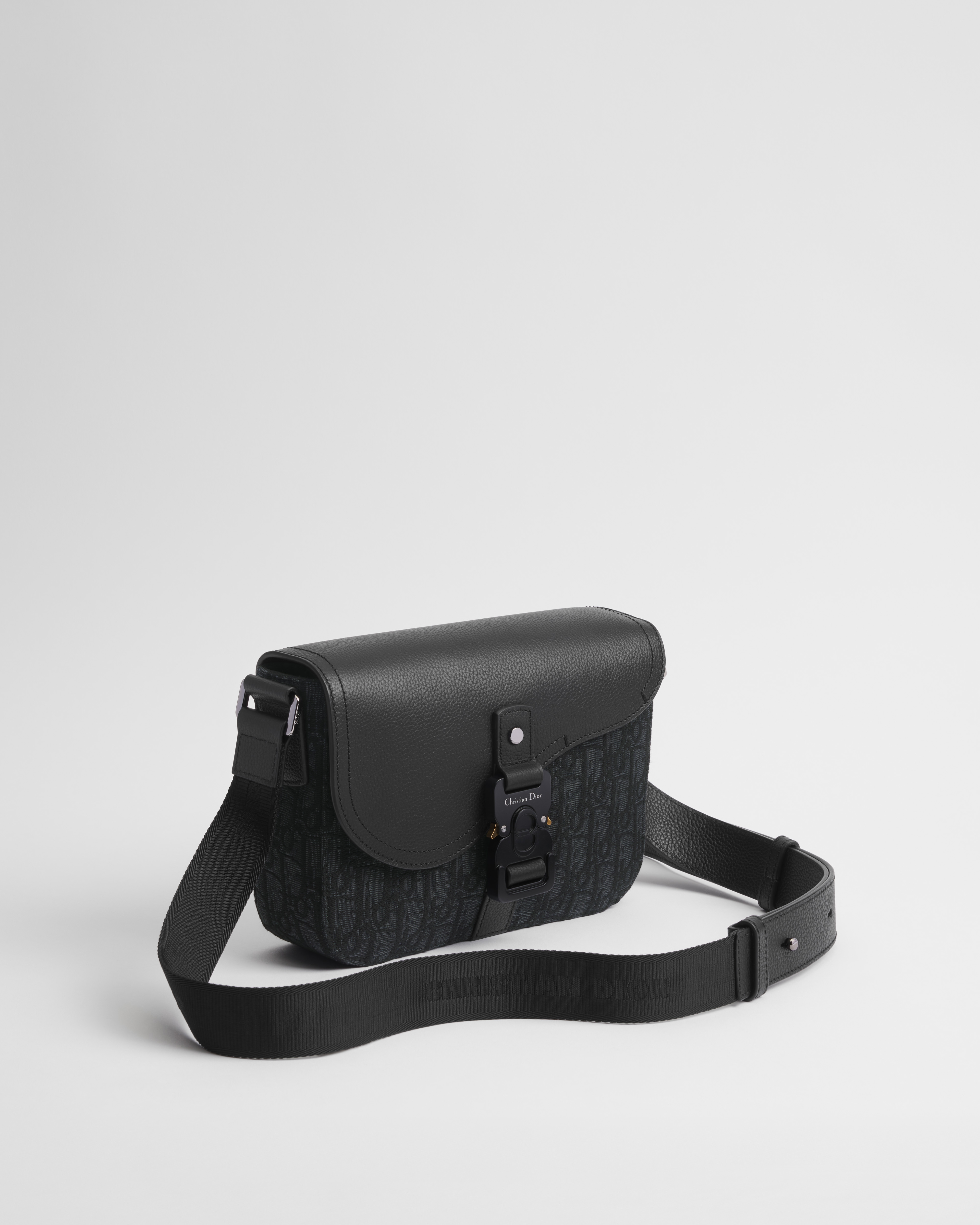 Small Saddle Messenger Bag with Flap Black Dior Oblique Jacquard and Black Grained Calfskin E03