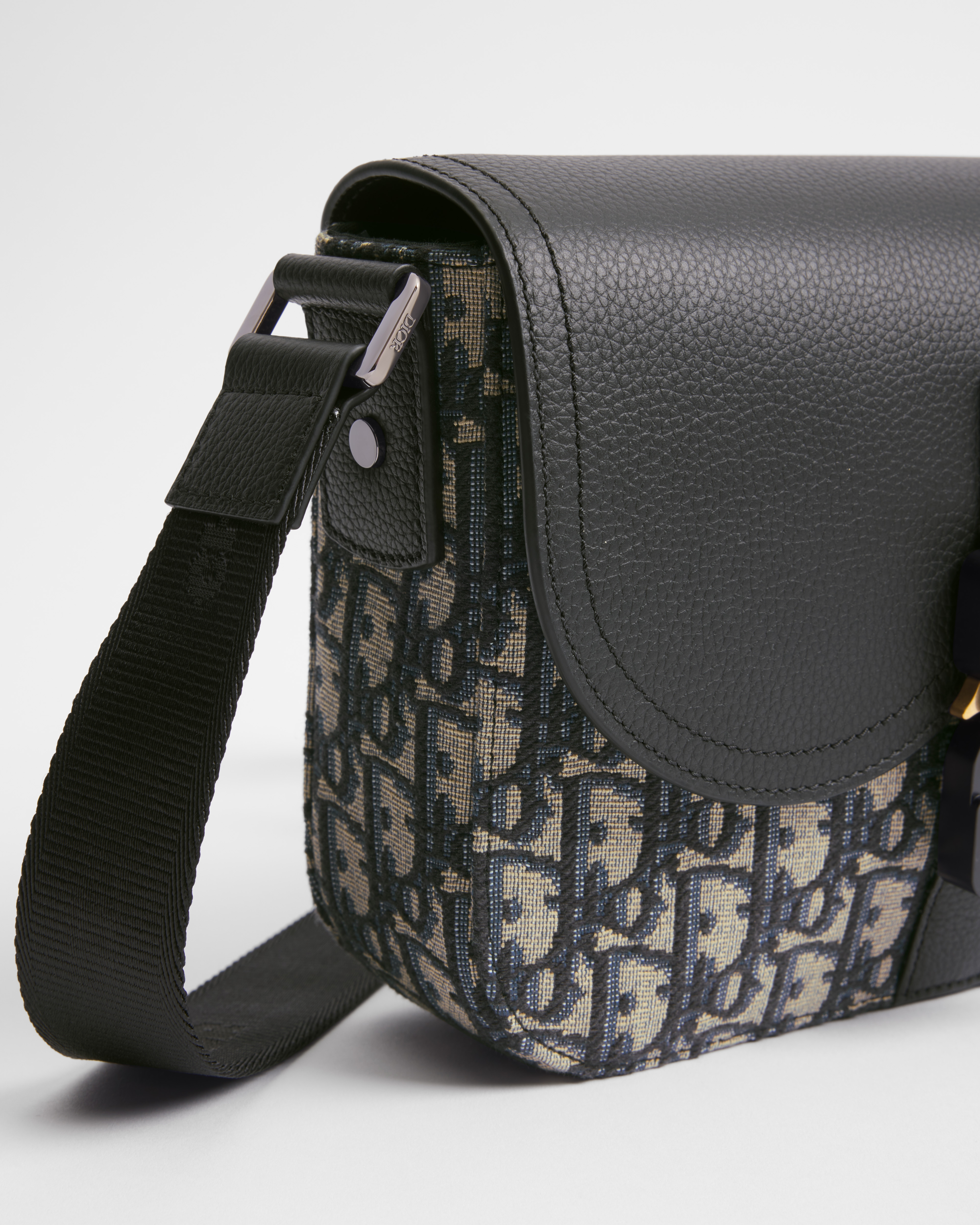 Small Saddle Messenger Bag with Flap Beige and Black Dior Oblique Jacquard with Black Grained Calfskin E09
