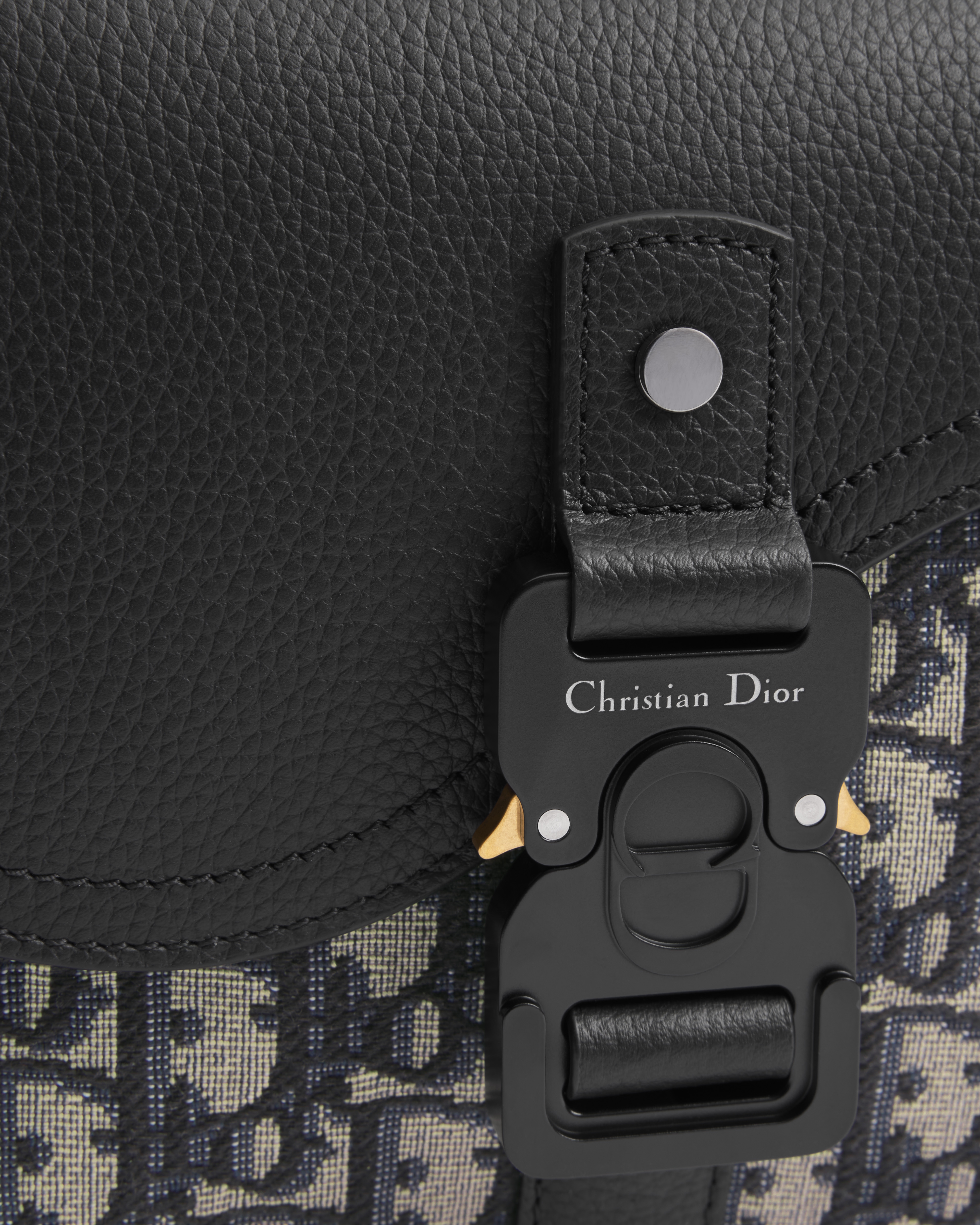 Small Saddle Messenger Bag with Flap Beige and Black Dior Oblique Jacquard with Black Grained Calfskin E10