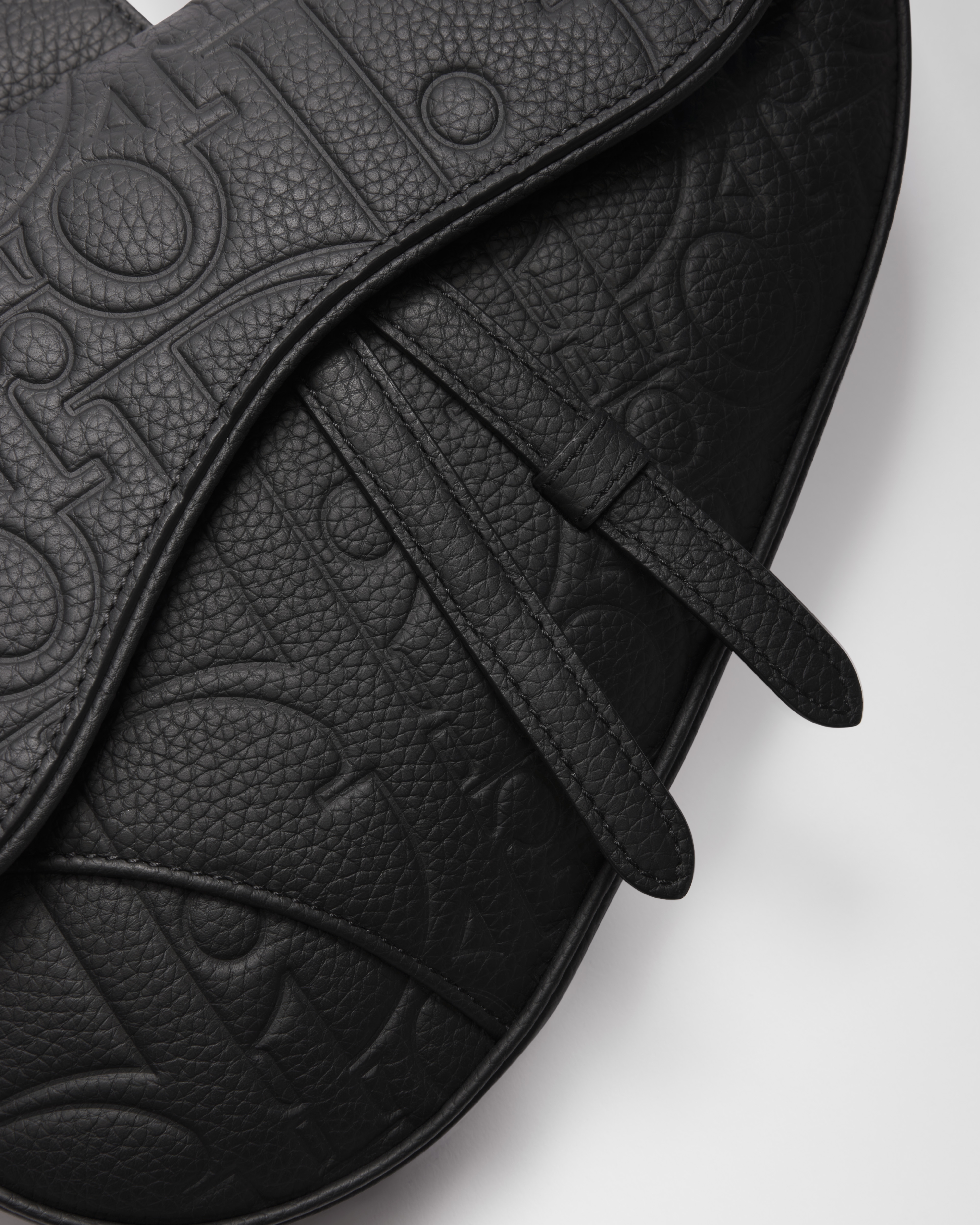 Saddle Bag Dior Gravity Leder in Schwarz und genarbtes Kalbsleder in Schwarz E09