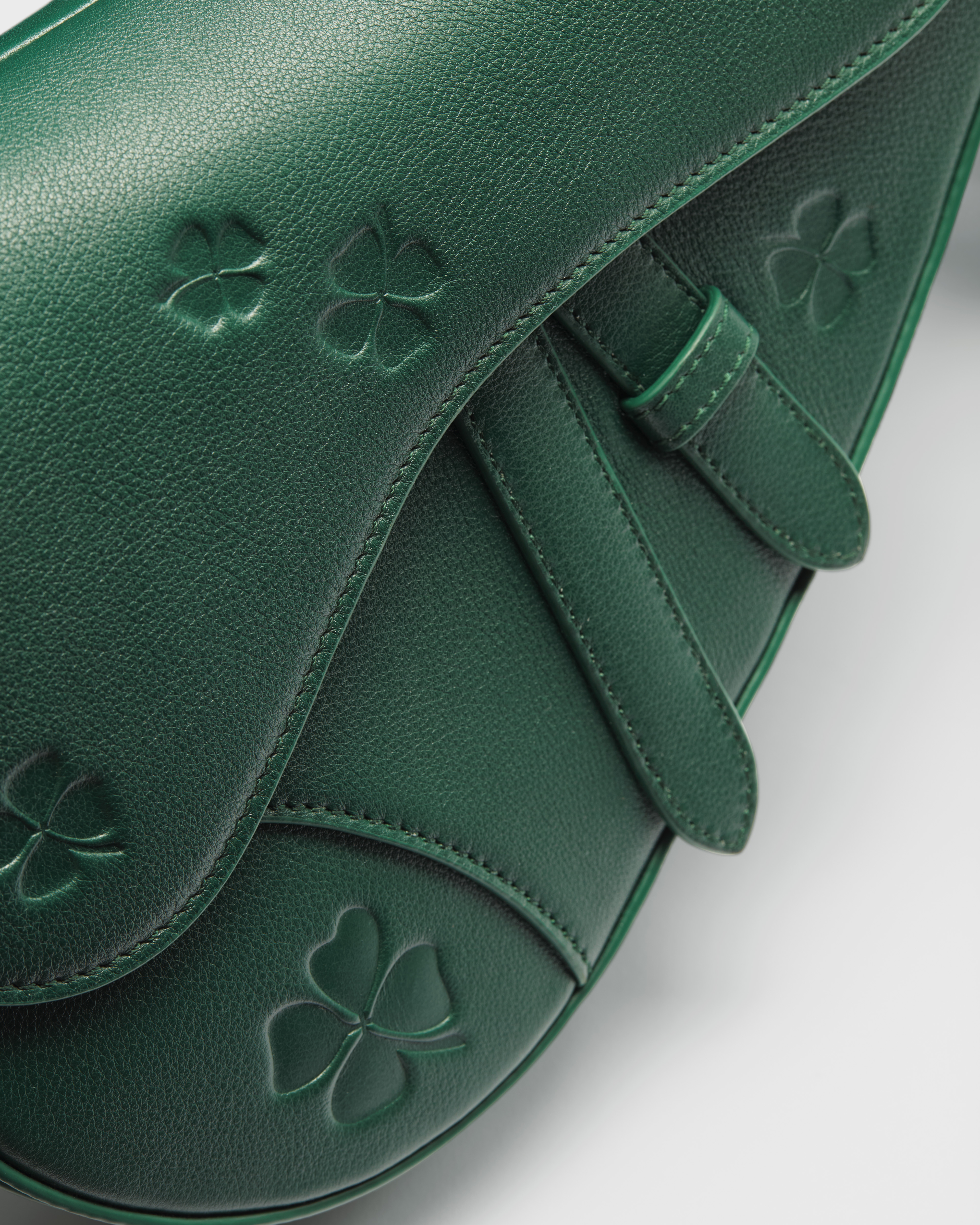 Saddle 馬鞍包 深綠色 Dior Clover 壓印光滑小牛皮 E09