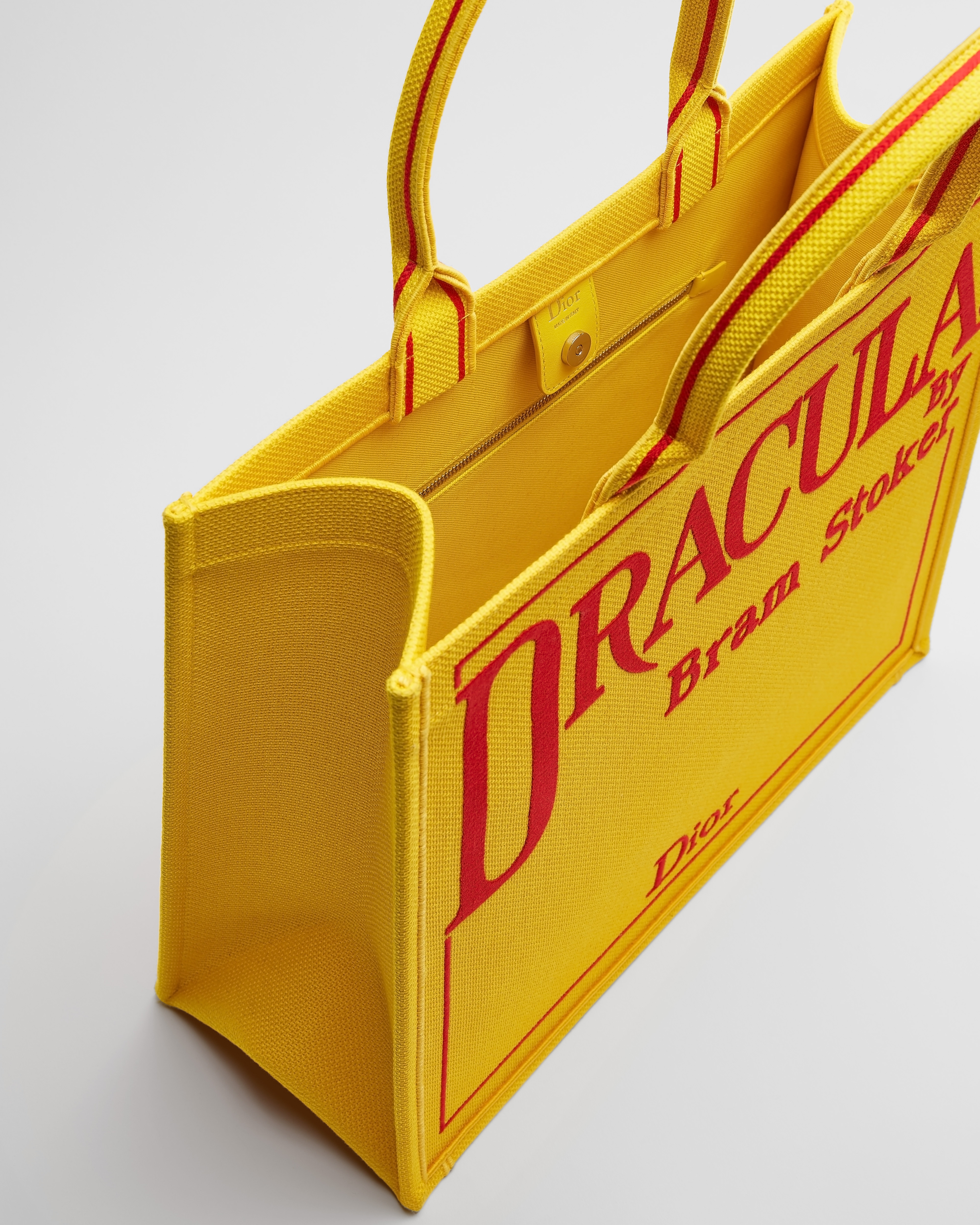 Sac Dior Book Tote Large Broderie Book Cover jaune et rouge (42 x 35 x 18,5 cm) E06