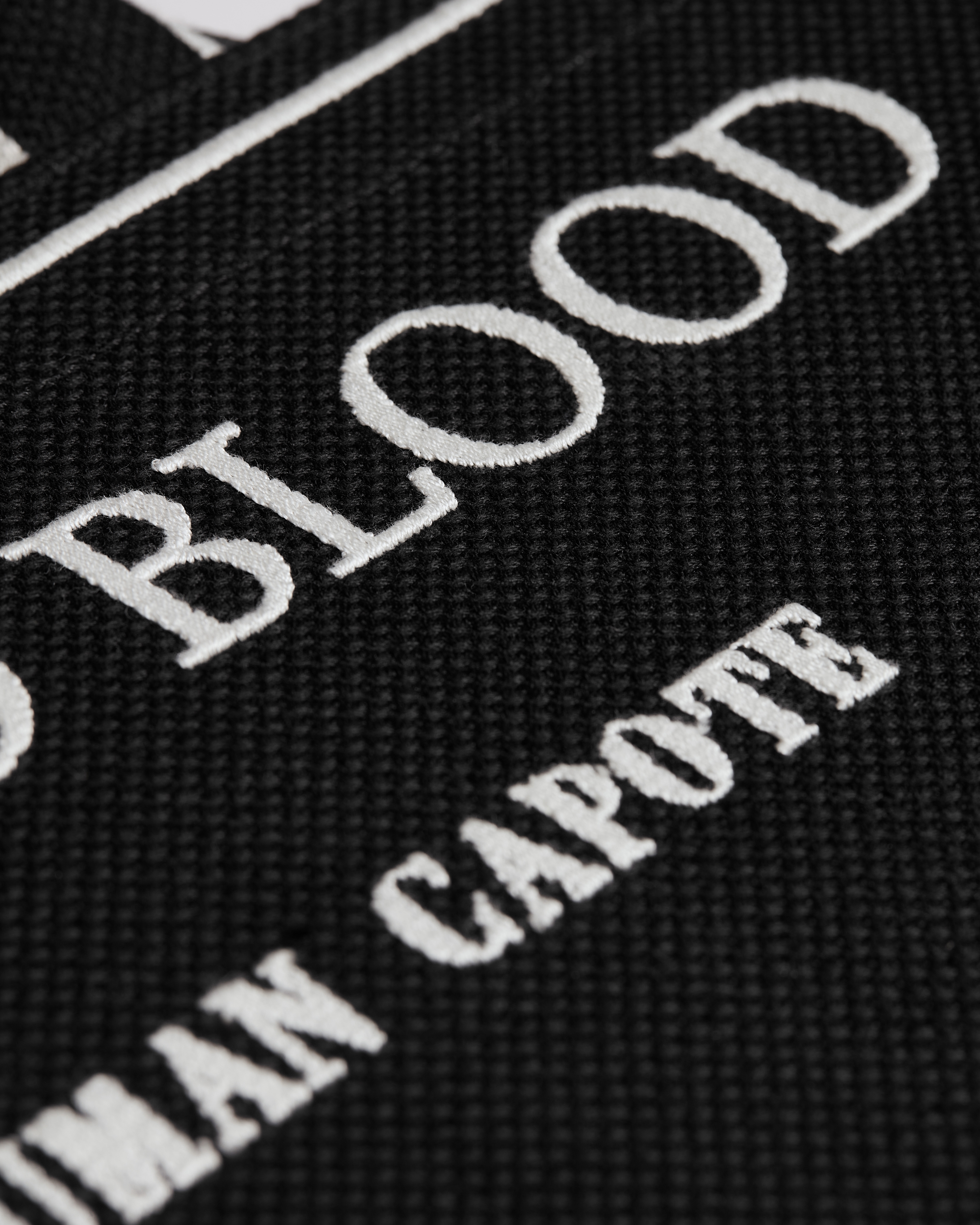 Große Dior Book Tote Book Cover-Stickerei in Schwarz und Weiß (42 x 35 x 18,5 cm) E09