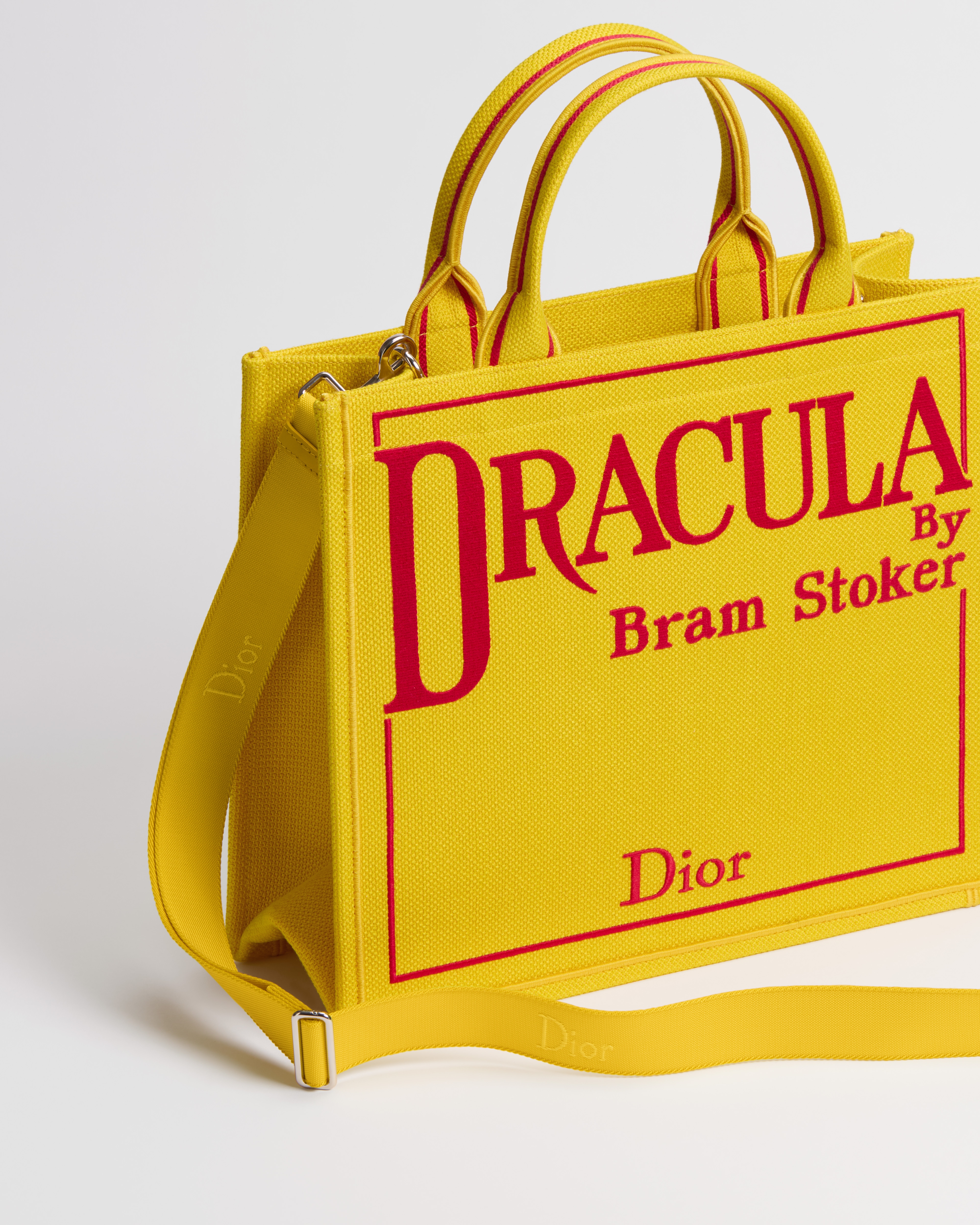 Sac Dior Book Tote Medium à bandoulière Broderie Book Cover jaune et rouge (36 x 31,5 x 14 cm) E03