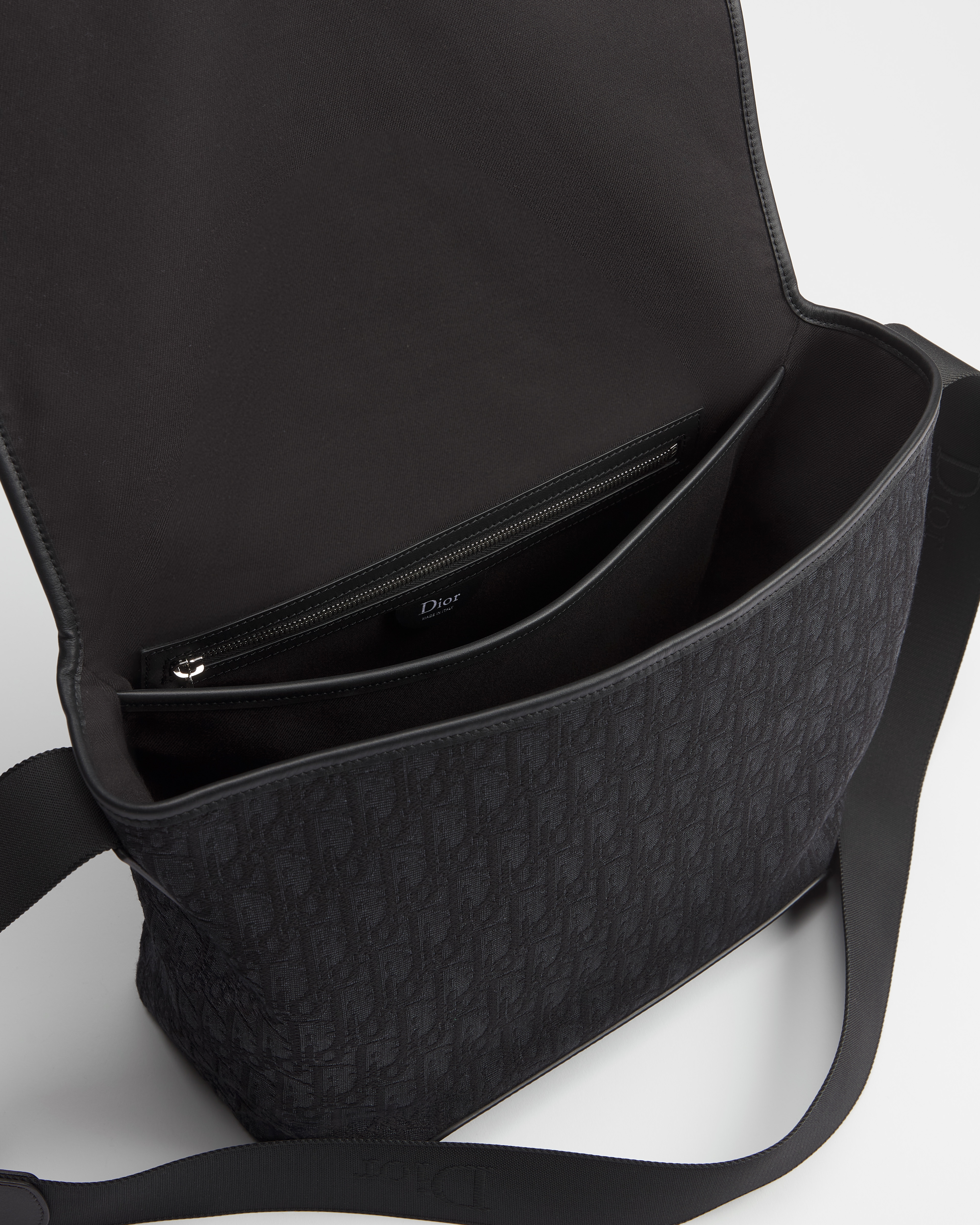 Medium Dior Jett Messenger Bag with Flap Black Dior Oblique Jacquard E06