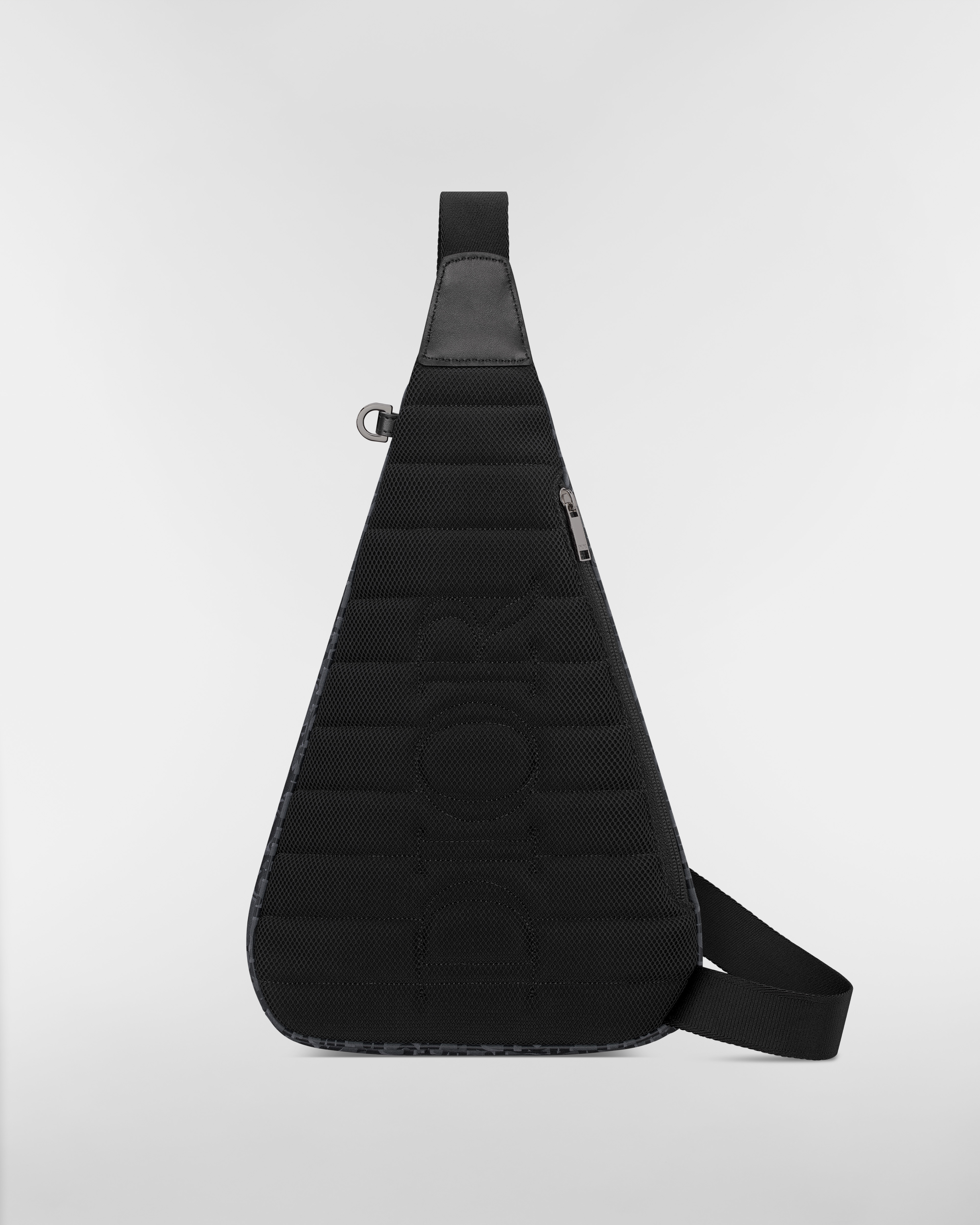 Dior Trek Schultertasche mit Reißverschluss Dior Oblique Nylon in Schwarz E08