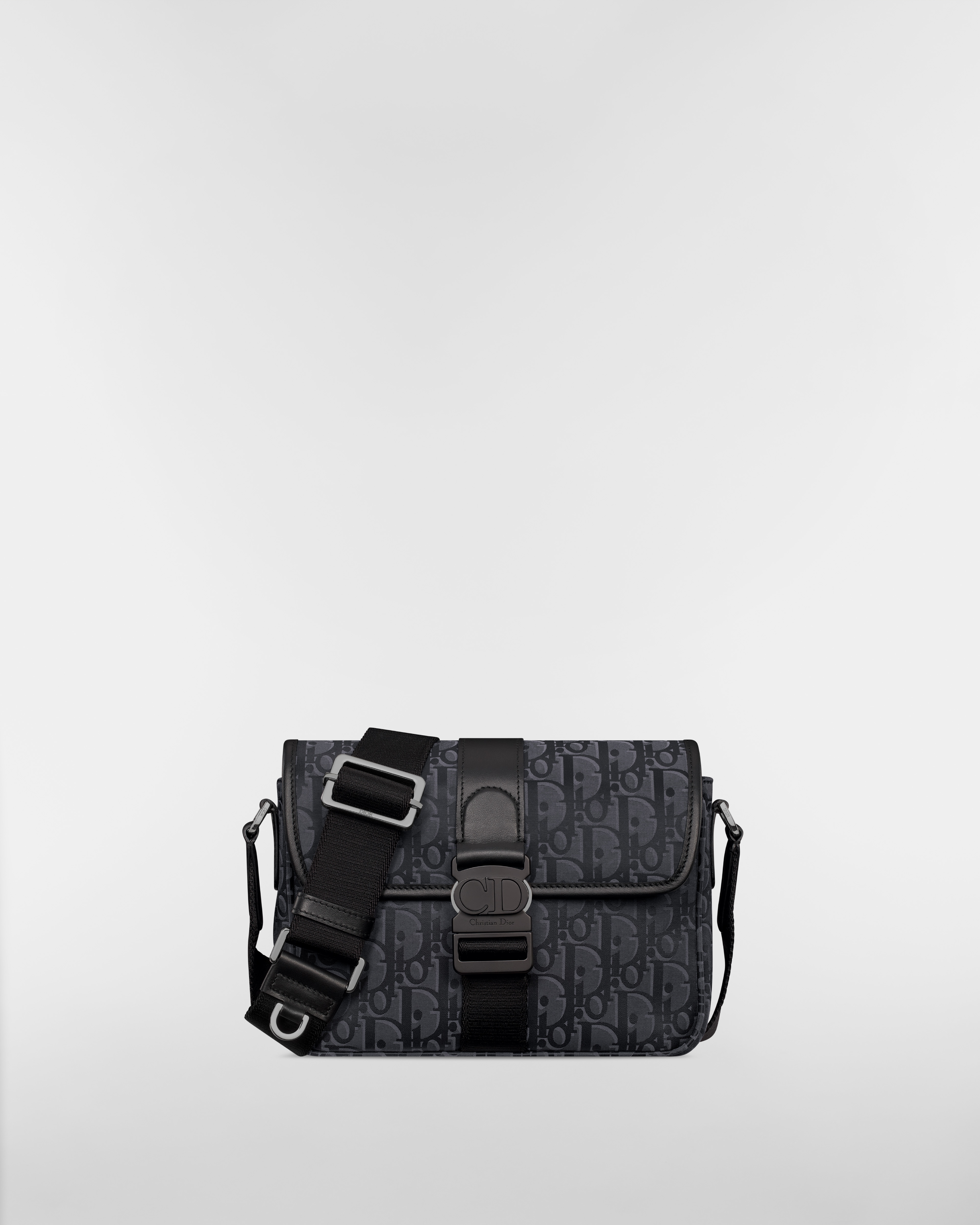 Dior Trek Messenger Tasche mit Umschlagklappe Dior Oblique Nylon in Schwarz E01