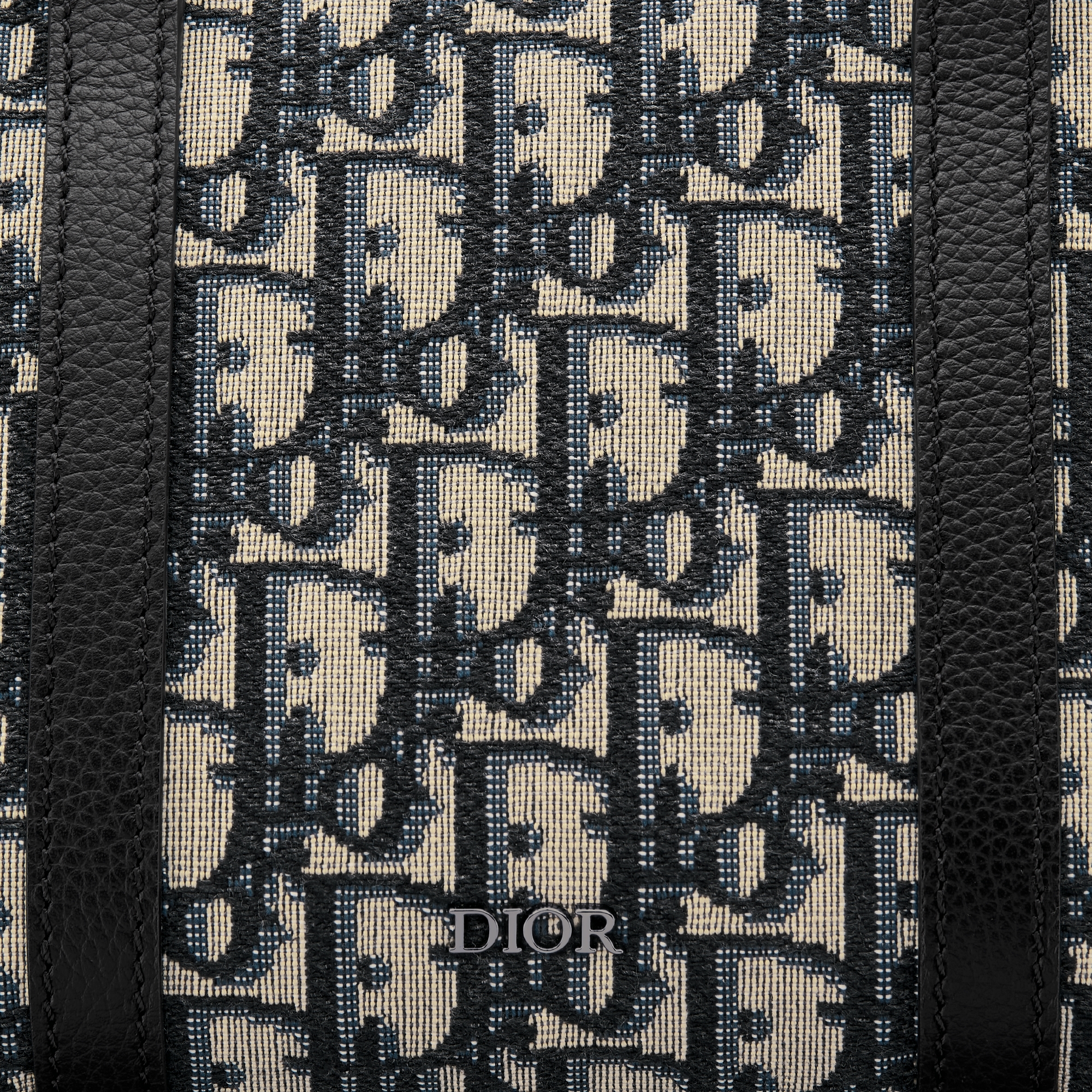 Weekender 25 Beige and Black Dior Oblique Jacquard with Black Grained Calfskin E09