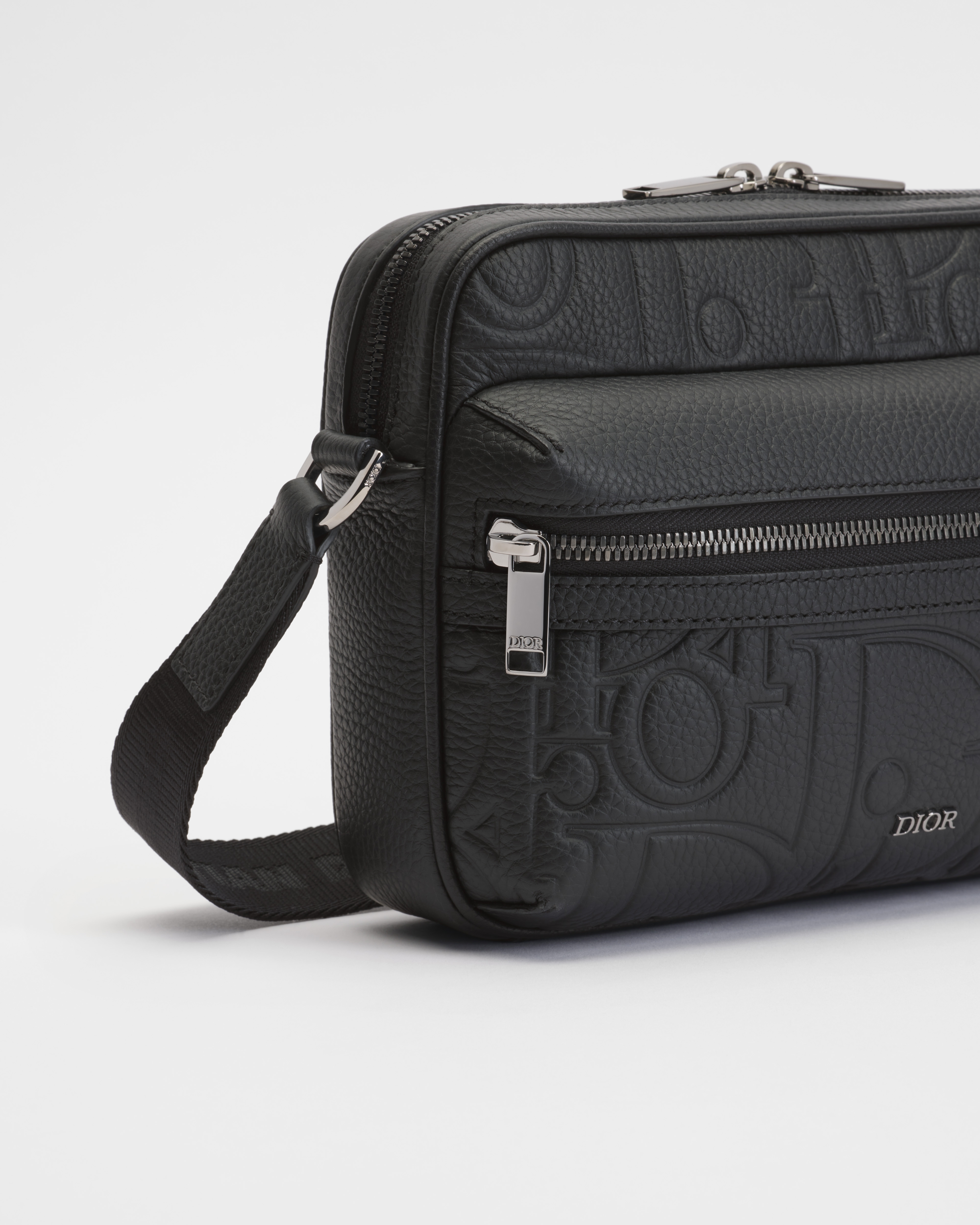 กระเป๋าเมสเซนเจอร์ Rider 2.0 แบบมีซิป หนัง Dior Gravity สีดำและหนังลูกวัวลายเกรนสีดำ E09
