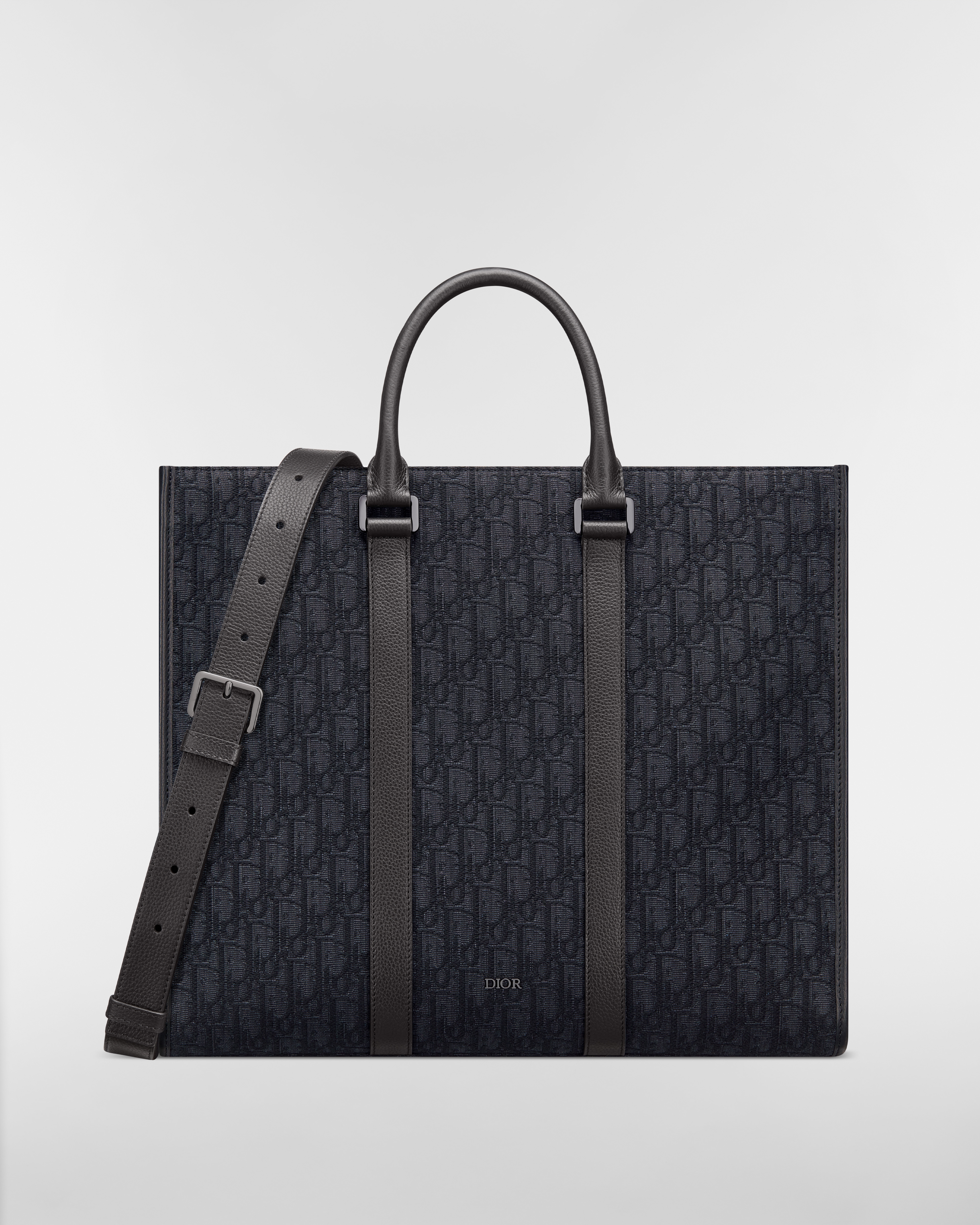 East-West 토트백 블랙 Dior Oblique 자카드 & 블랙 그레인 송아지 가죽 E01