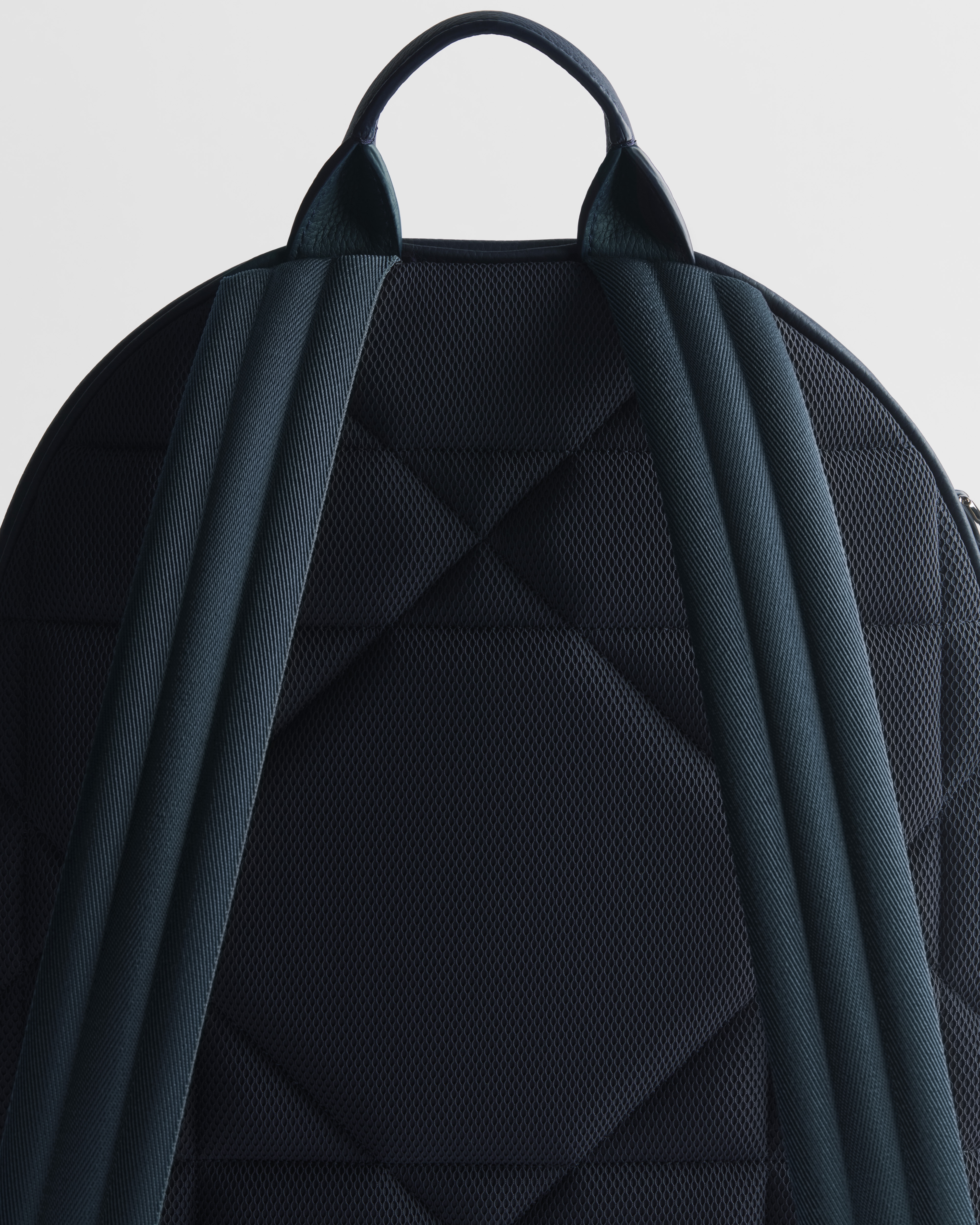 CD Icon Zipped Backpack Navy Blue Matte Grained Calfskin E08