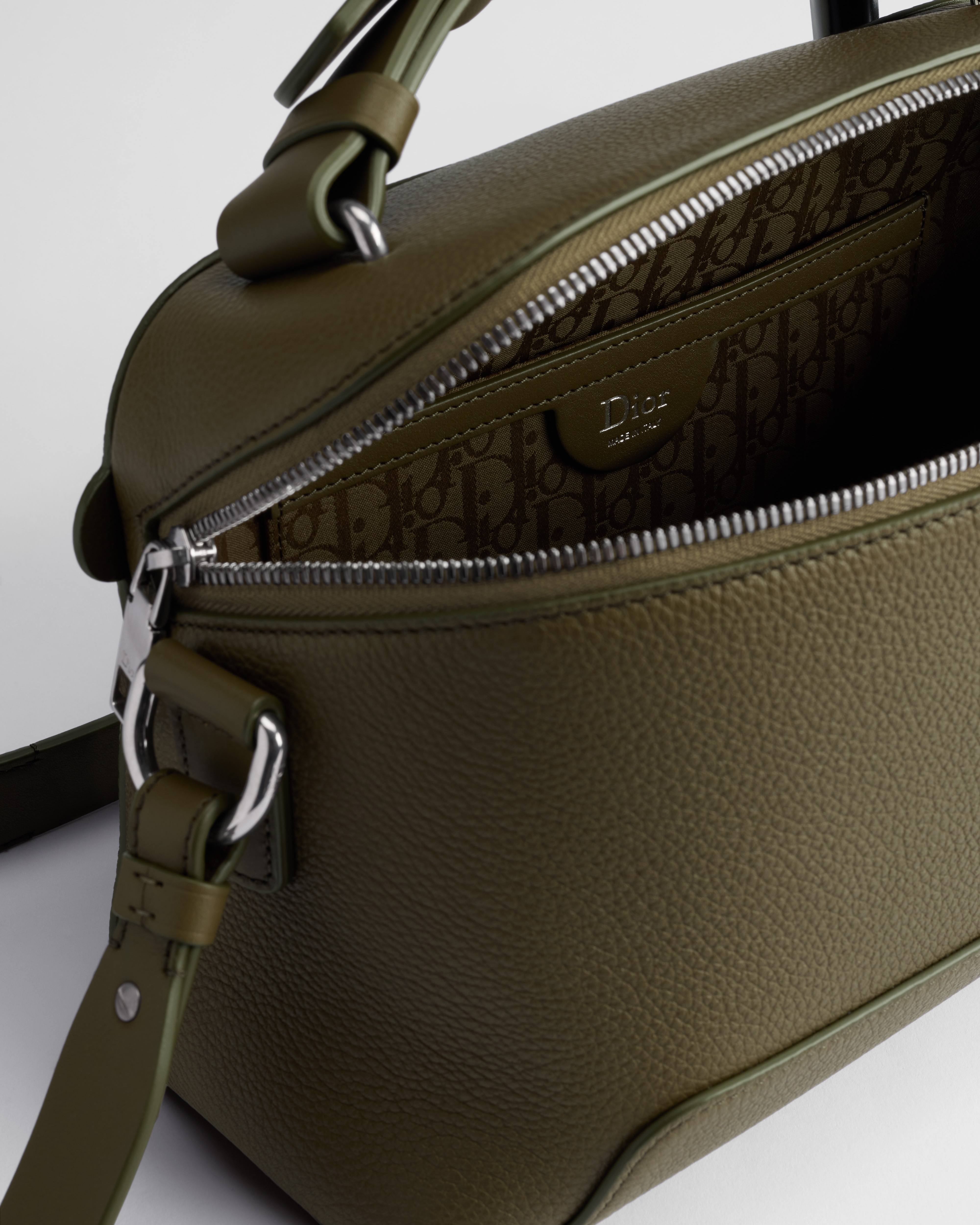 Dior Archie Reißverschlusstasche mit Trageriemen Genarbtes Kalbsleder in Khaki E06