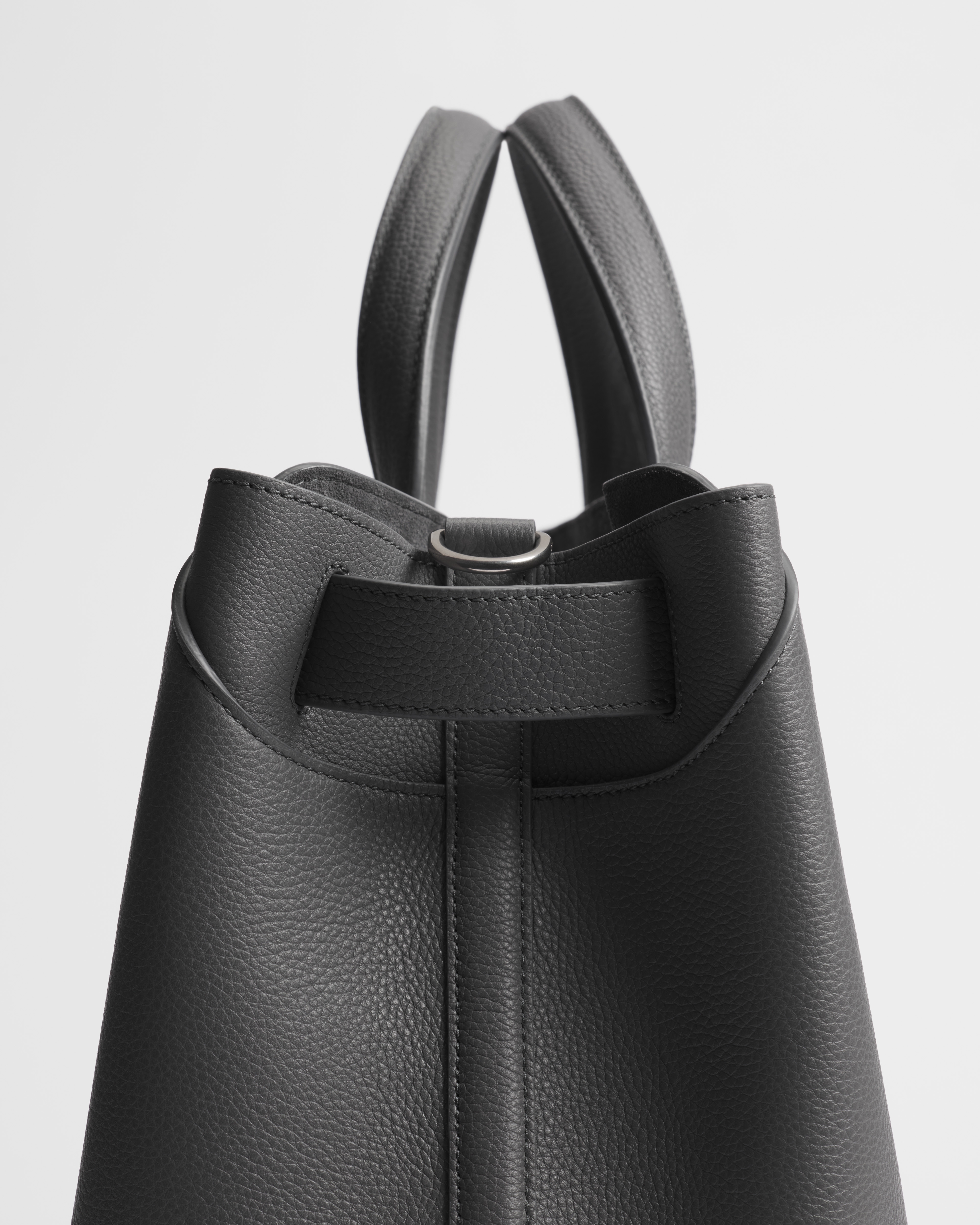 Bolso tote Dior Normandie mediano Piel de becerro graneada gris Flanelle E07