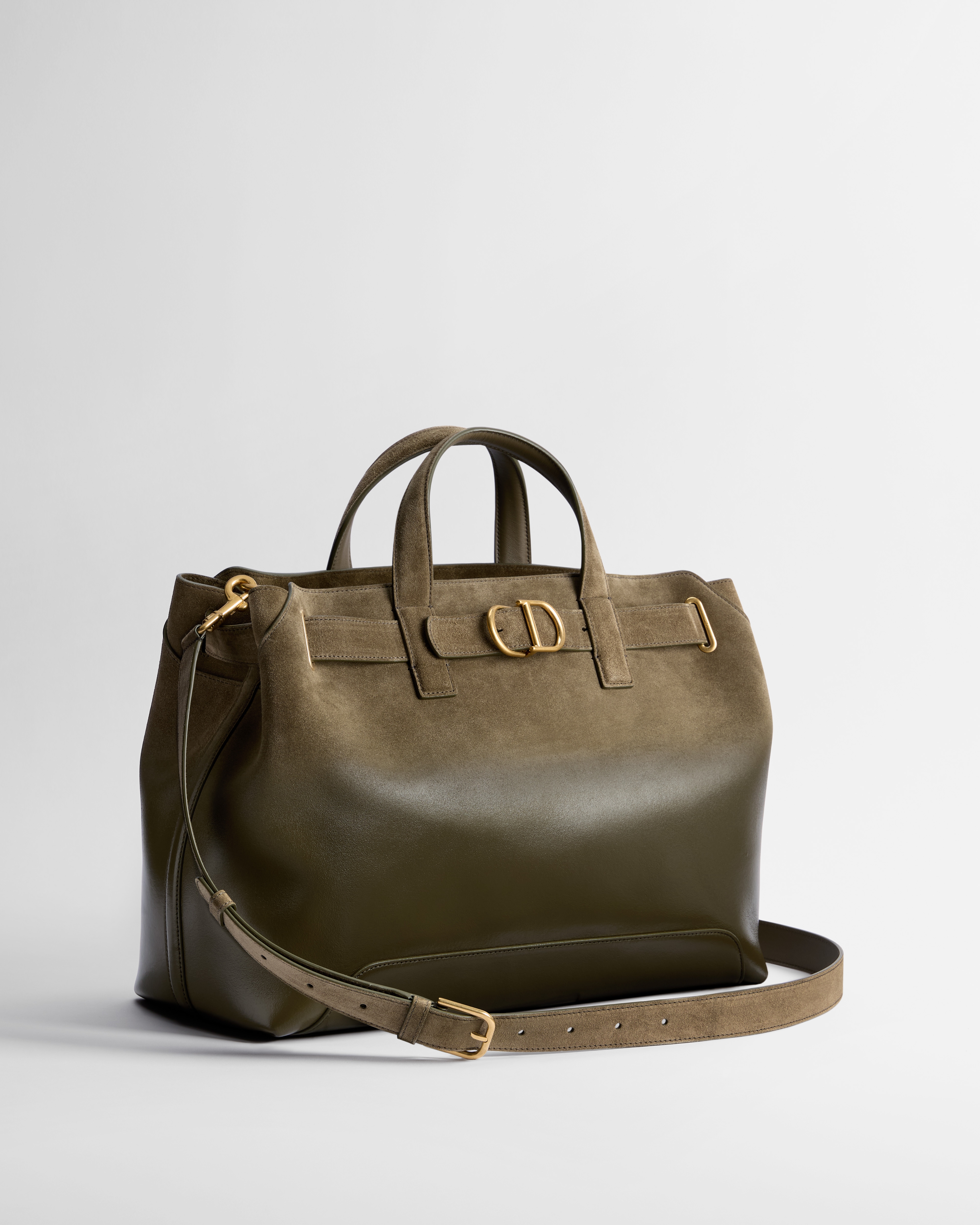 Bolso tote Dior Normandie mediano Ante de piel de becerro caqui con acabado patinado y efecto degradado E03