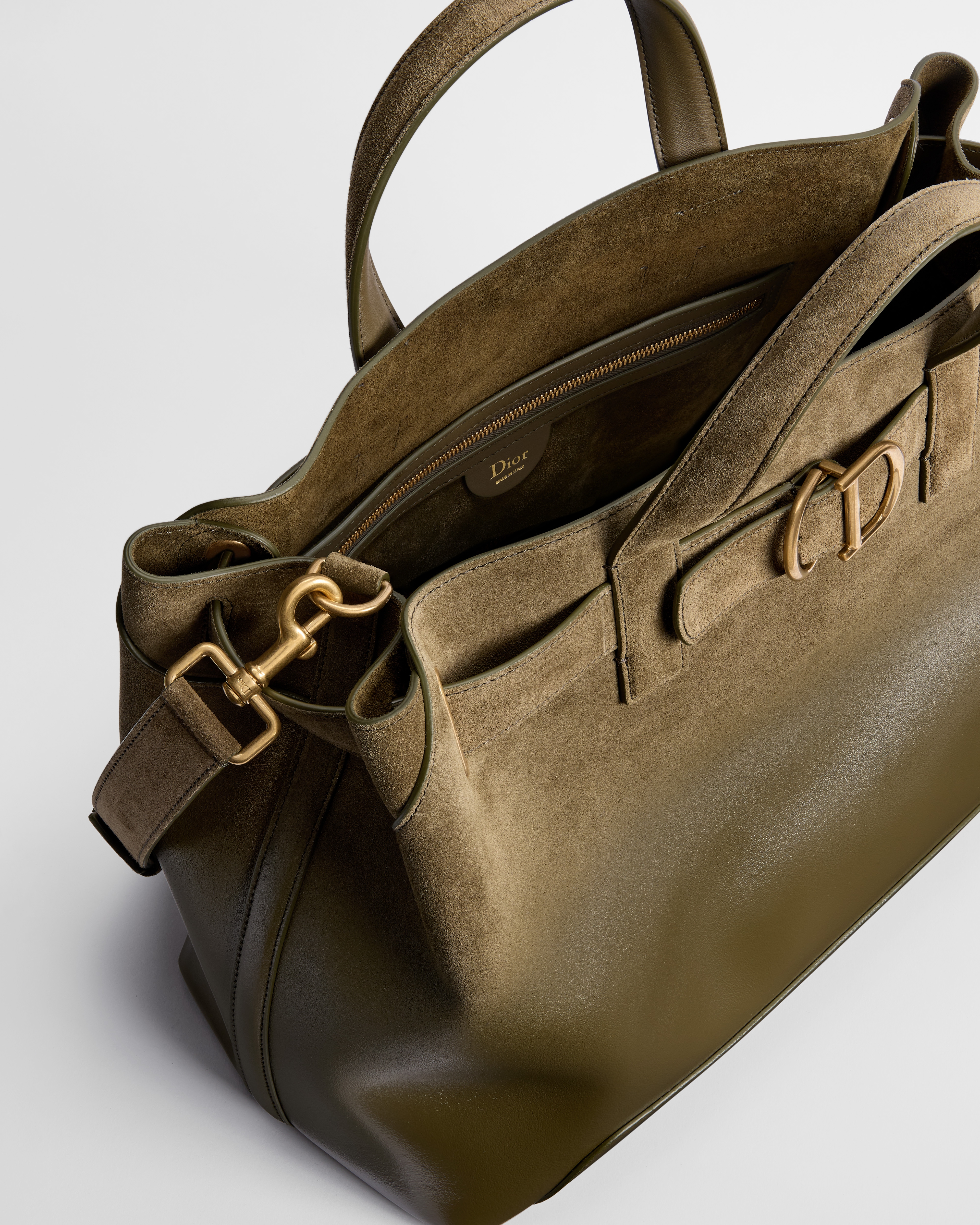 Bolso tote Dior Normandie mediano Ante de piel de becerro caqui con acabado patinado y efecto degradado E06