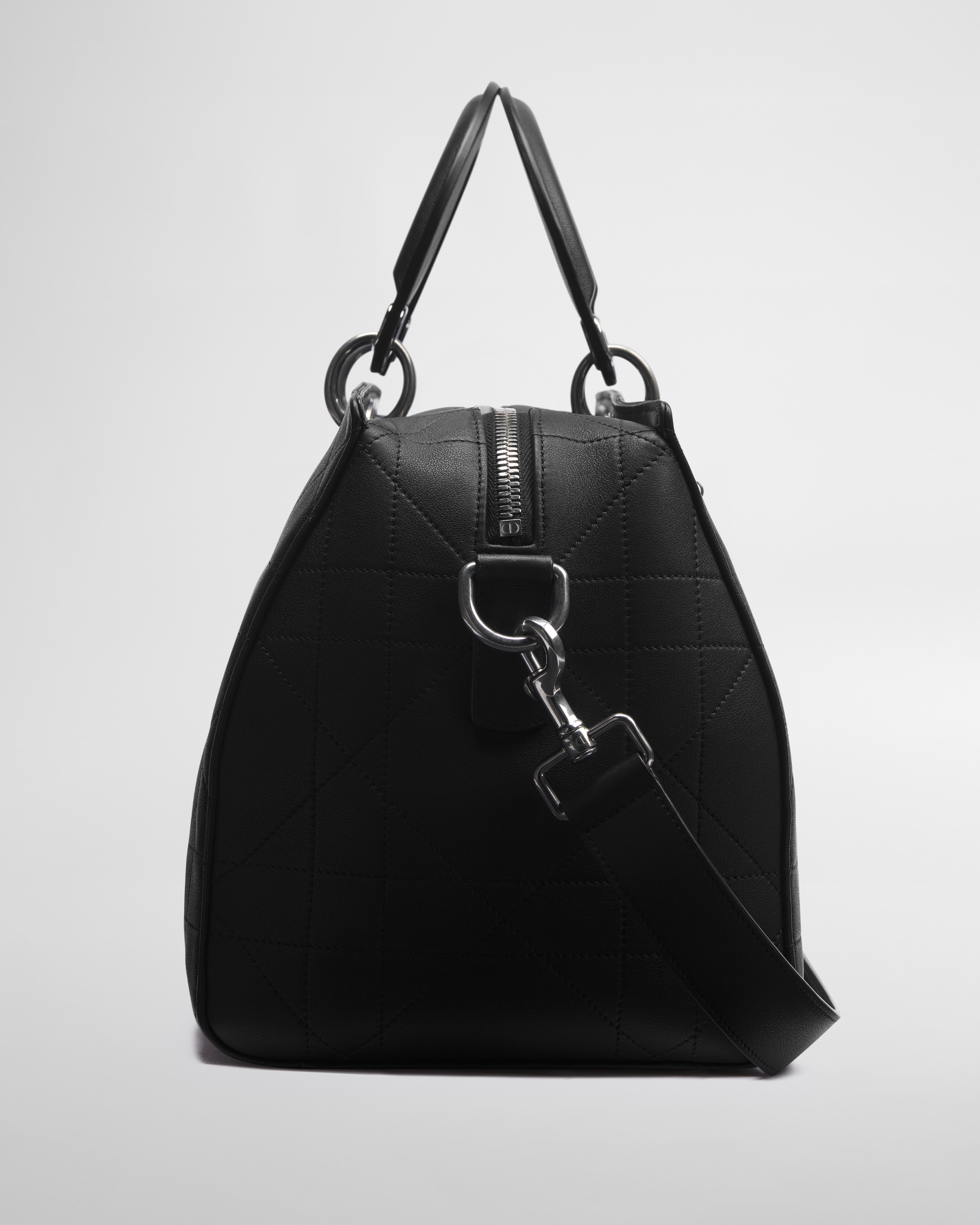 中碼拉鏈行李袋 黑色 Cannage 藤格紋圖案小牛皮 E10