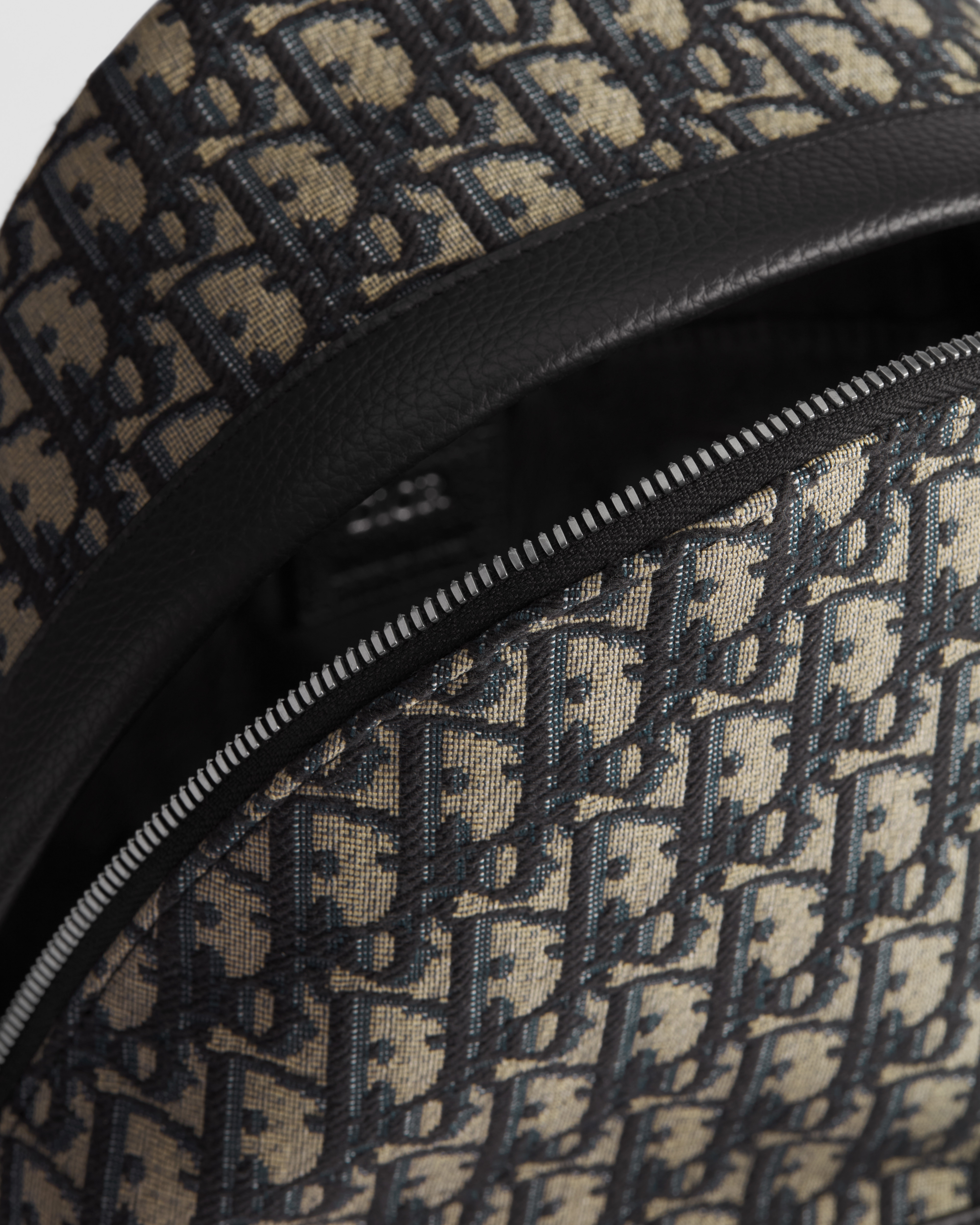 Mochila Rider Dior Kids Dior Oblique en jacquard beige y negro E06
