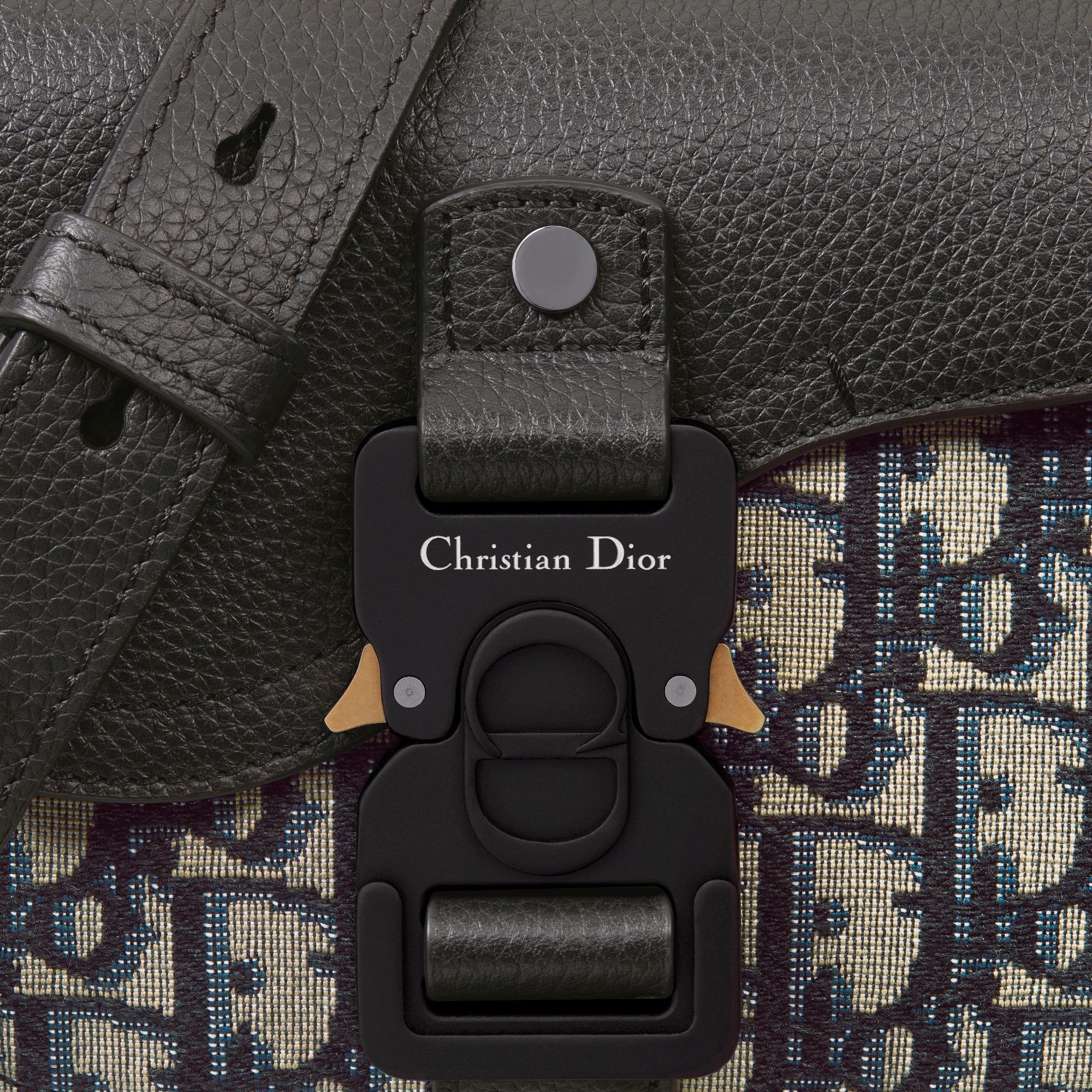 迷你 Saddle 翻蓋郵差袋 米色和黑色 Dior Oblique 圖案緹花及黑色顆粒小牛皮 E09