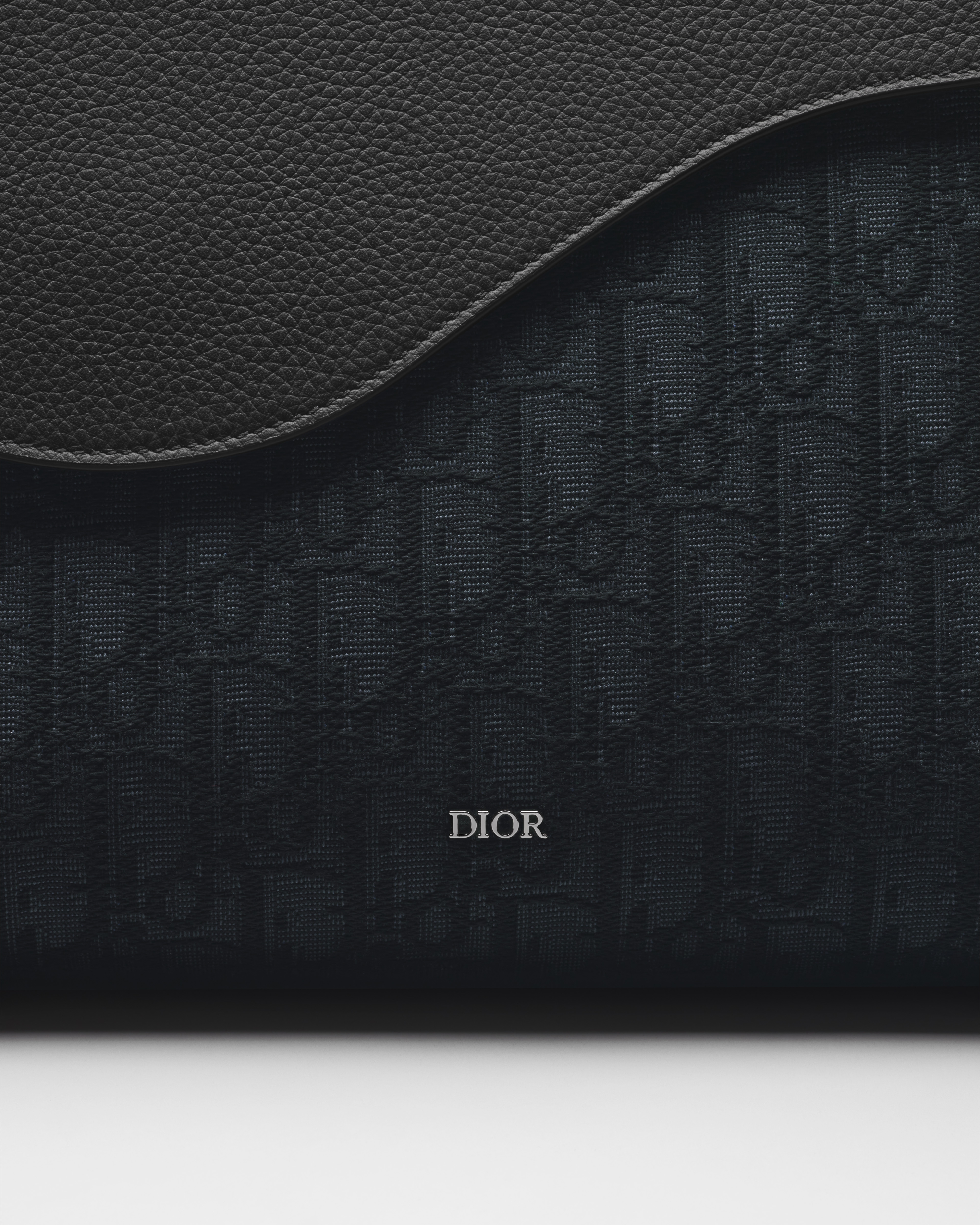 Saddle A5 Triangle Pouch Black Dior Oblique Jacquard and Black Grained Calfskin E09