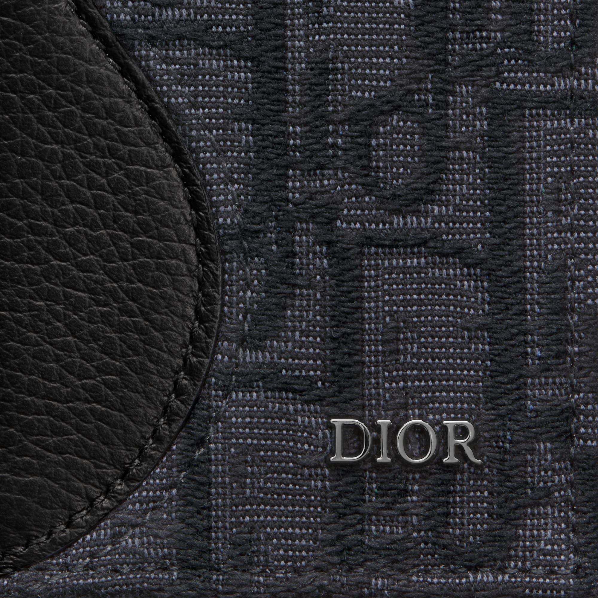 Saddle Bifold Card Holder Black Grained Calfskin and Black Dior Oblique Jacquard Marquetry E09