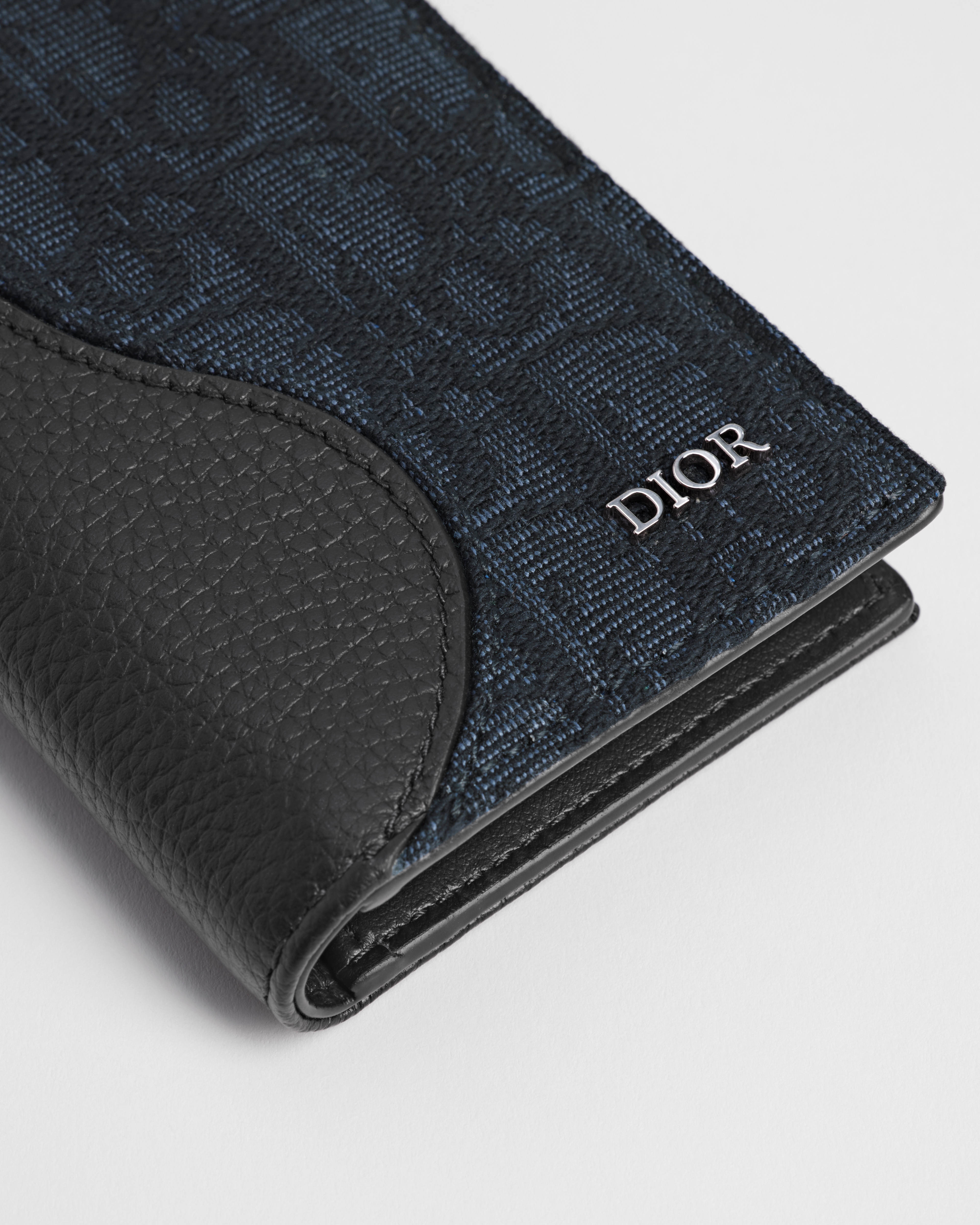 Porte-cartes à deux volets Saddle Marqueterie de cuir de veau grainé noir et toile jacquard Dior Oblique noir E09