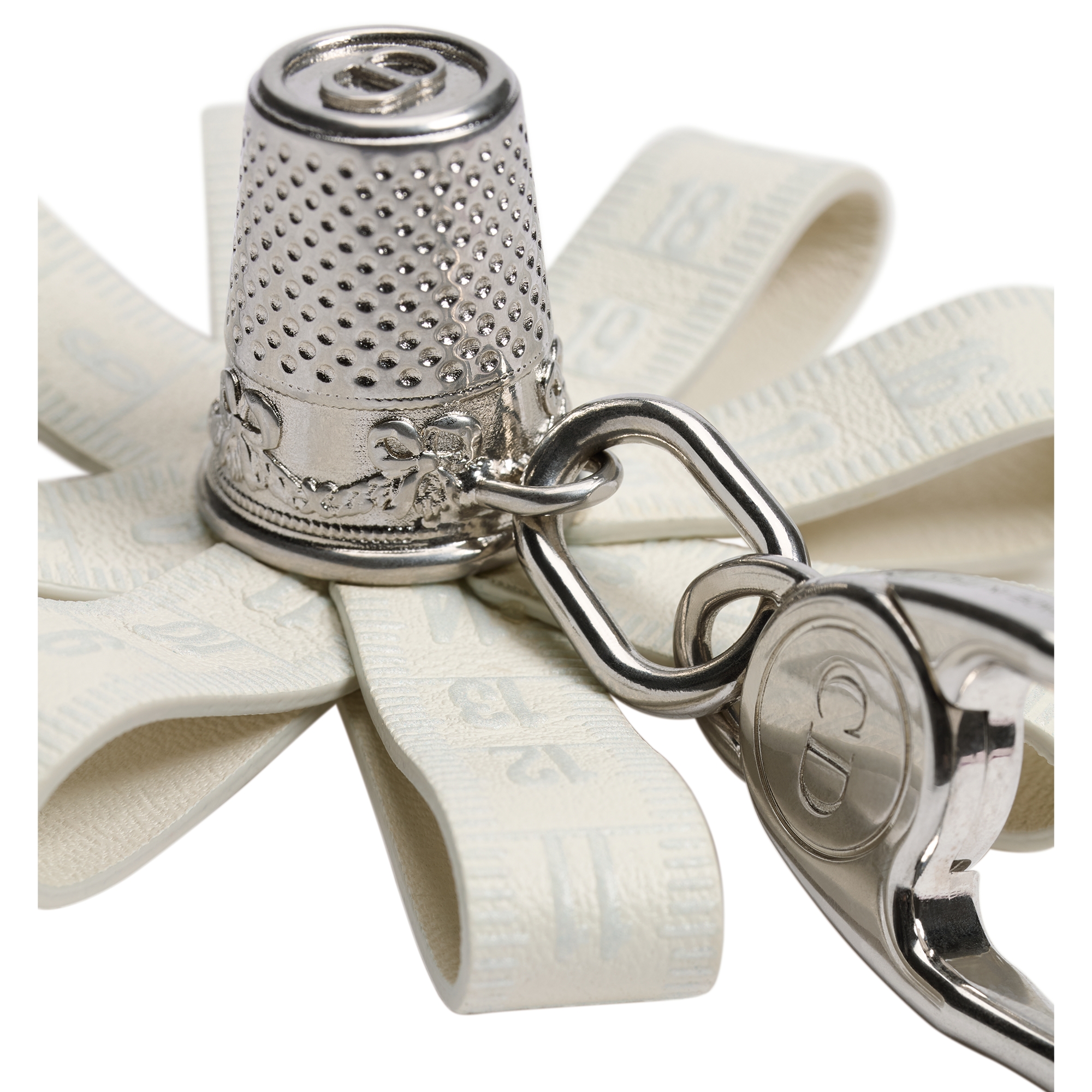 Daisy Key Ring White Smooth Calfskin, Antique Gold-Finish and Silver-Finish Brass E09
