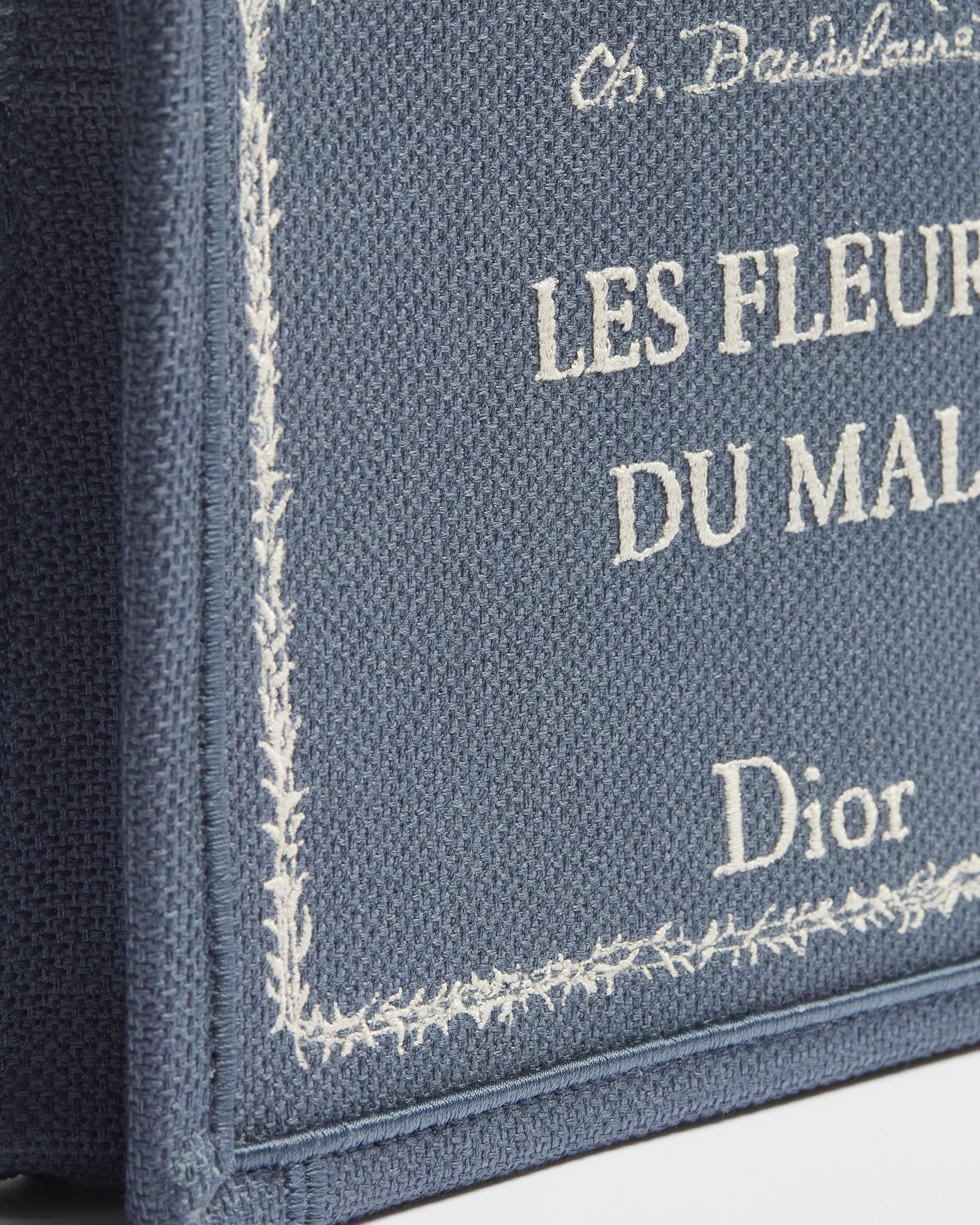 A5 トライアングル ポーチ Book Cover エンブロイダリー E14