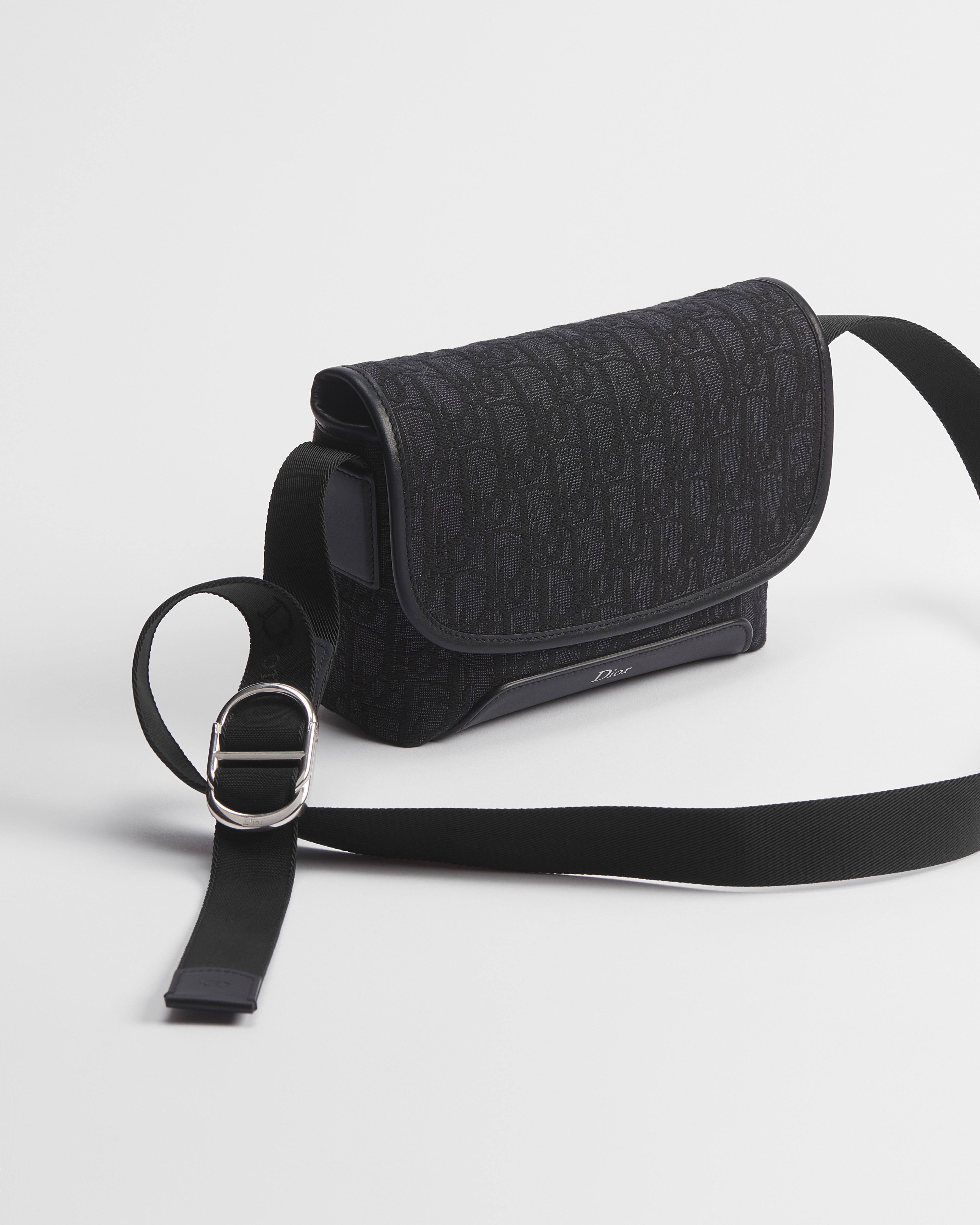 迷你 Dior Jett 翻蓋郵差袋 黑色 Dior Oblique 緹花 E03