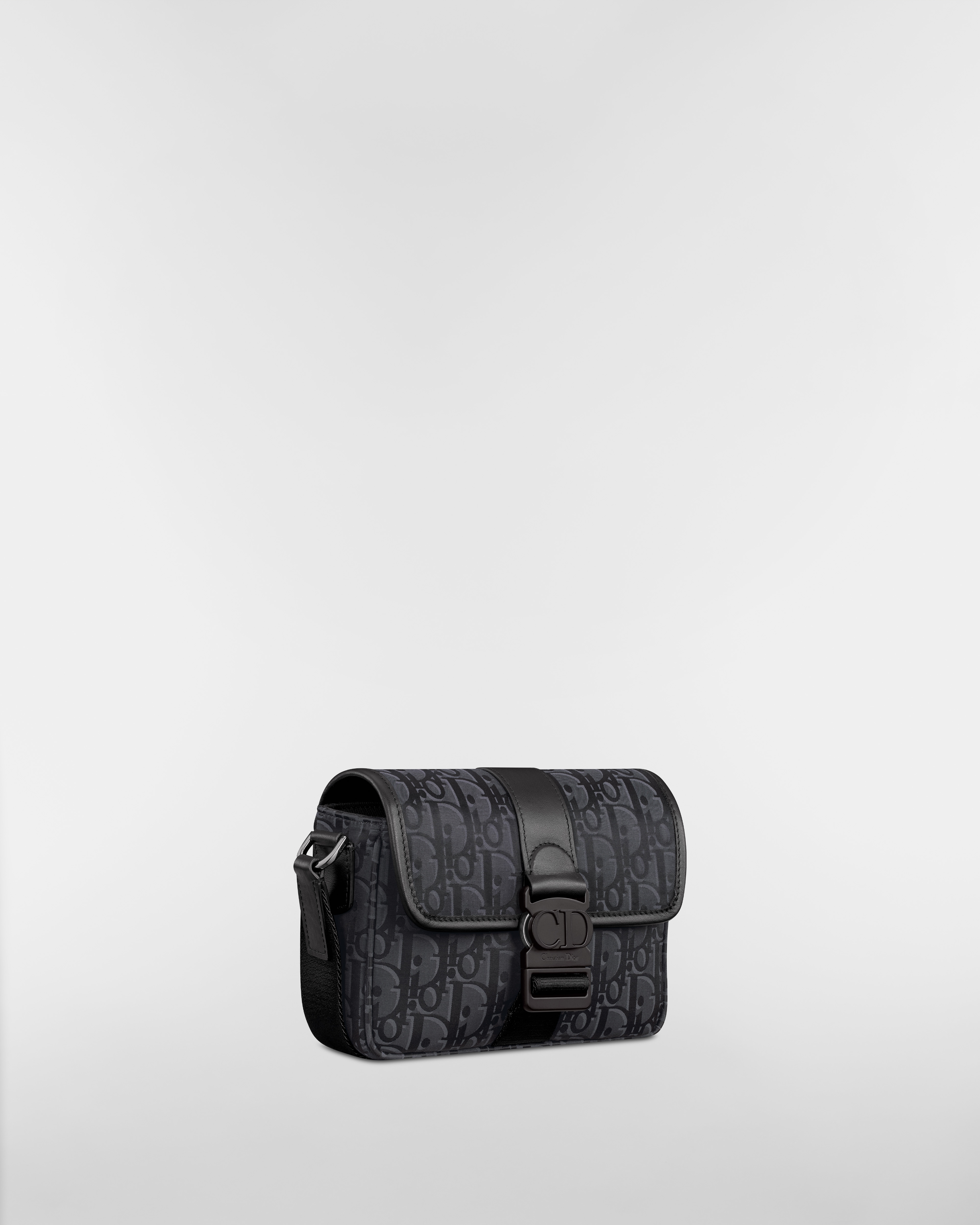 迷你 Dior Trek 翻蓋郵差袋 黑色 Dior Oblique 尼龍 E03