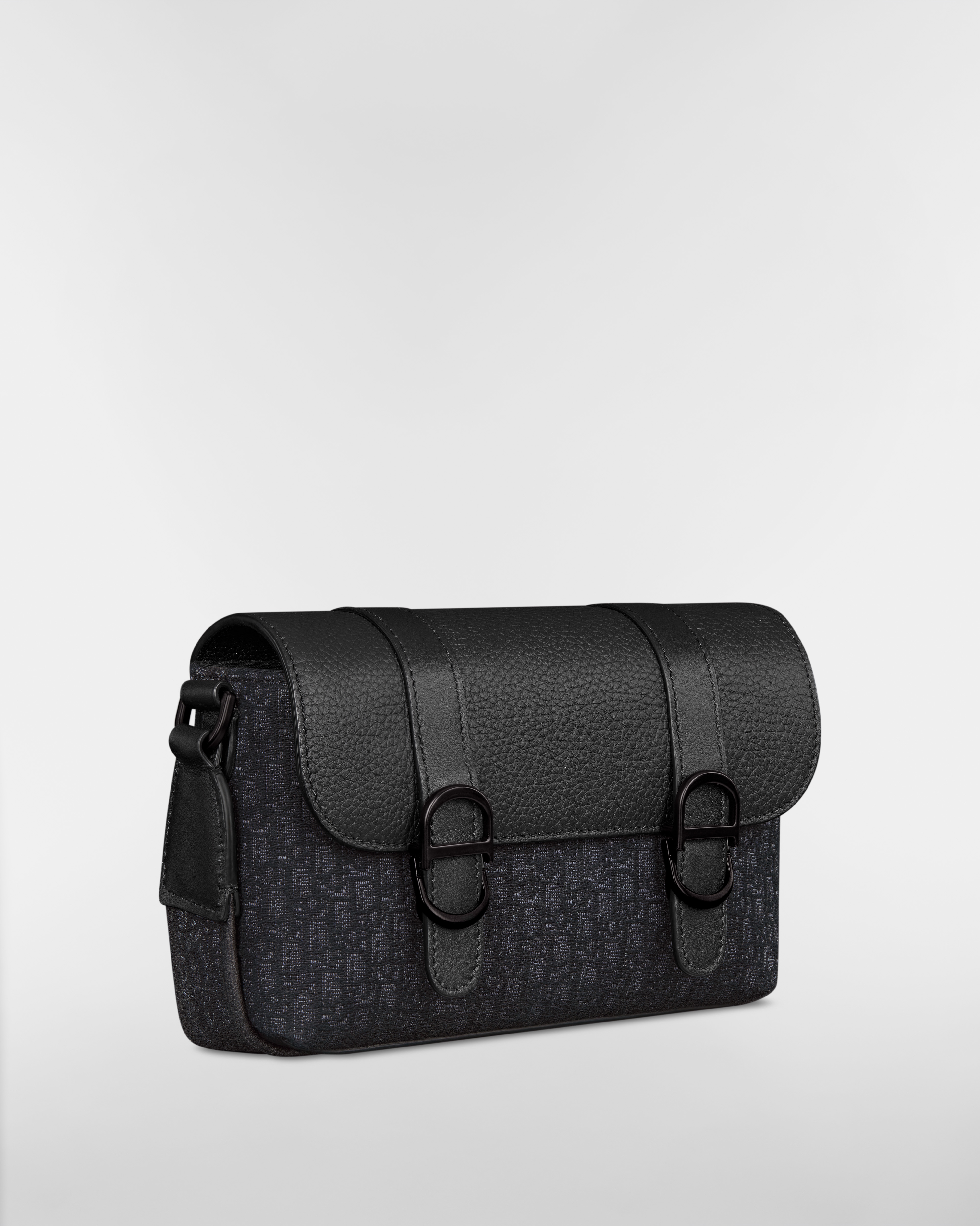 迷你 Dior Daily 翻蓋郵差袋 黑色微型 Dior Oblique 緹花、黑色顆粒感全粒面牛皮和黑色顆粒小牛皮 E03