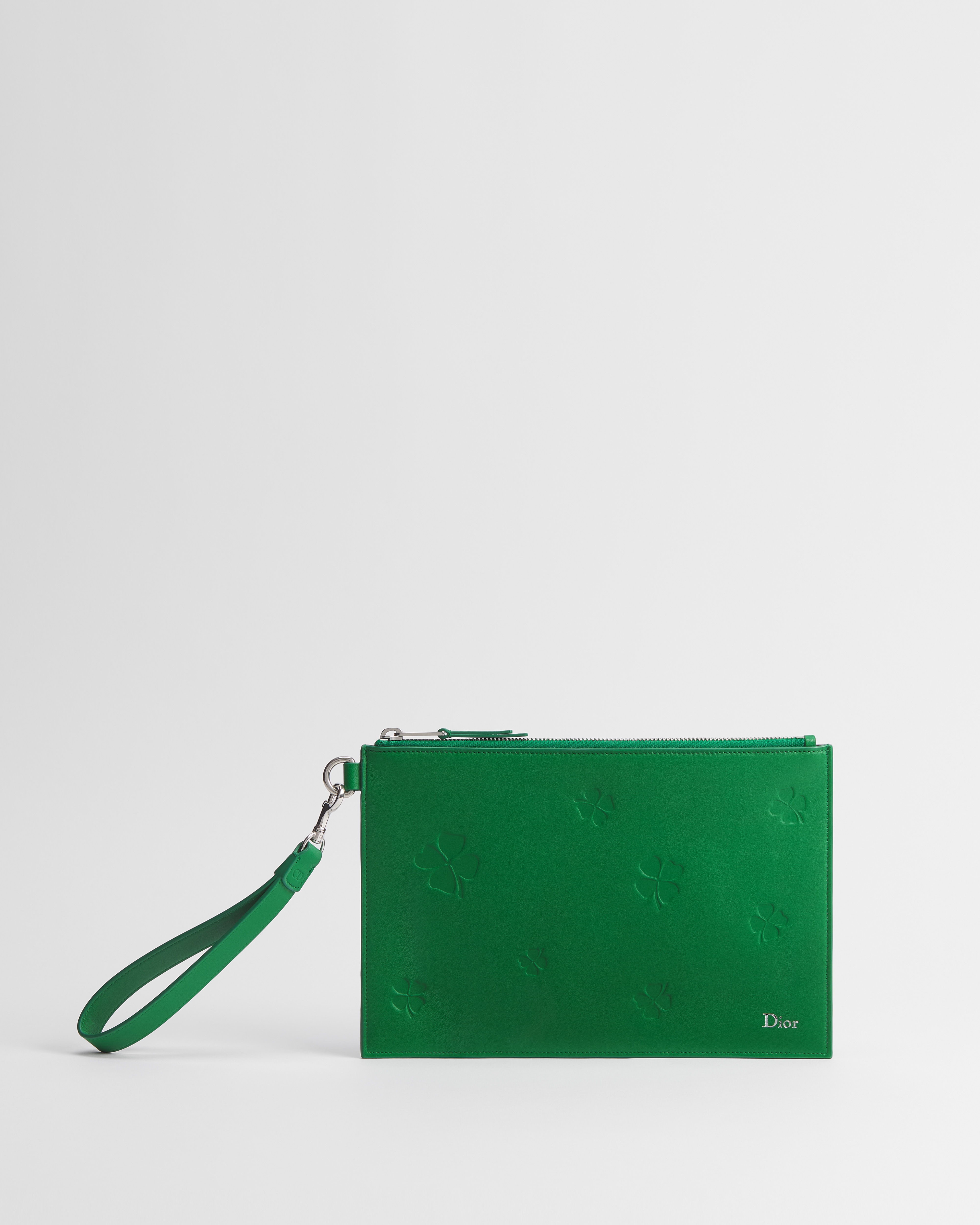 حقيبة باوتش A5 جلد العجل بنمط ديور كلوفر النافر باللون الأخضر الزاهي E01