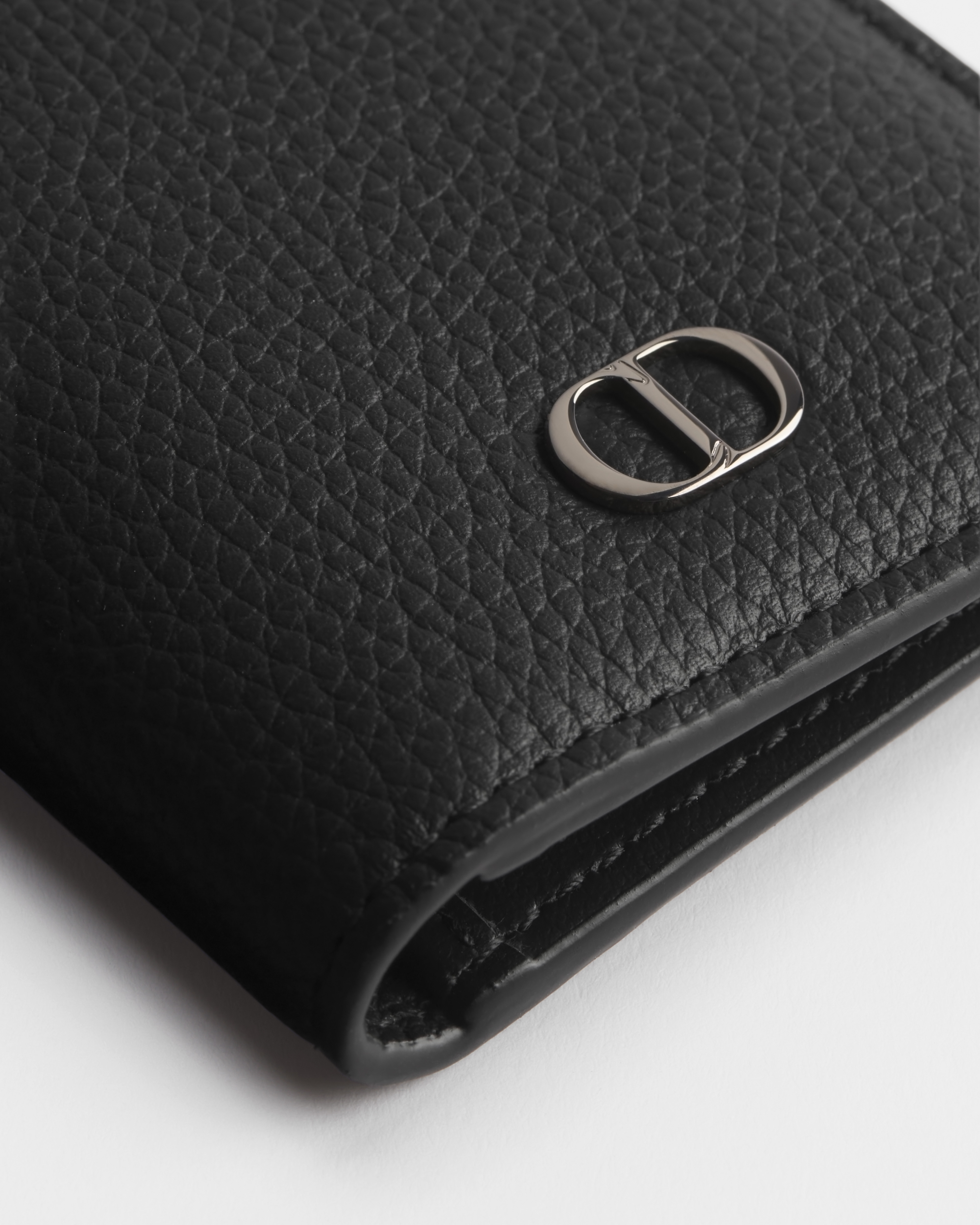 Tarjetero estilo libro CD Icon Piel de becerro graneada negra E09