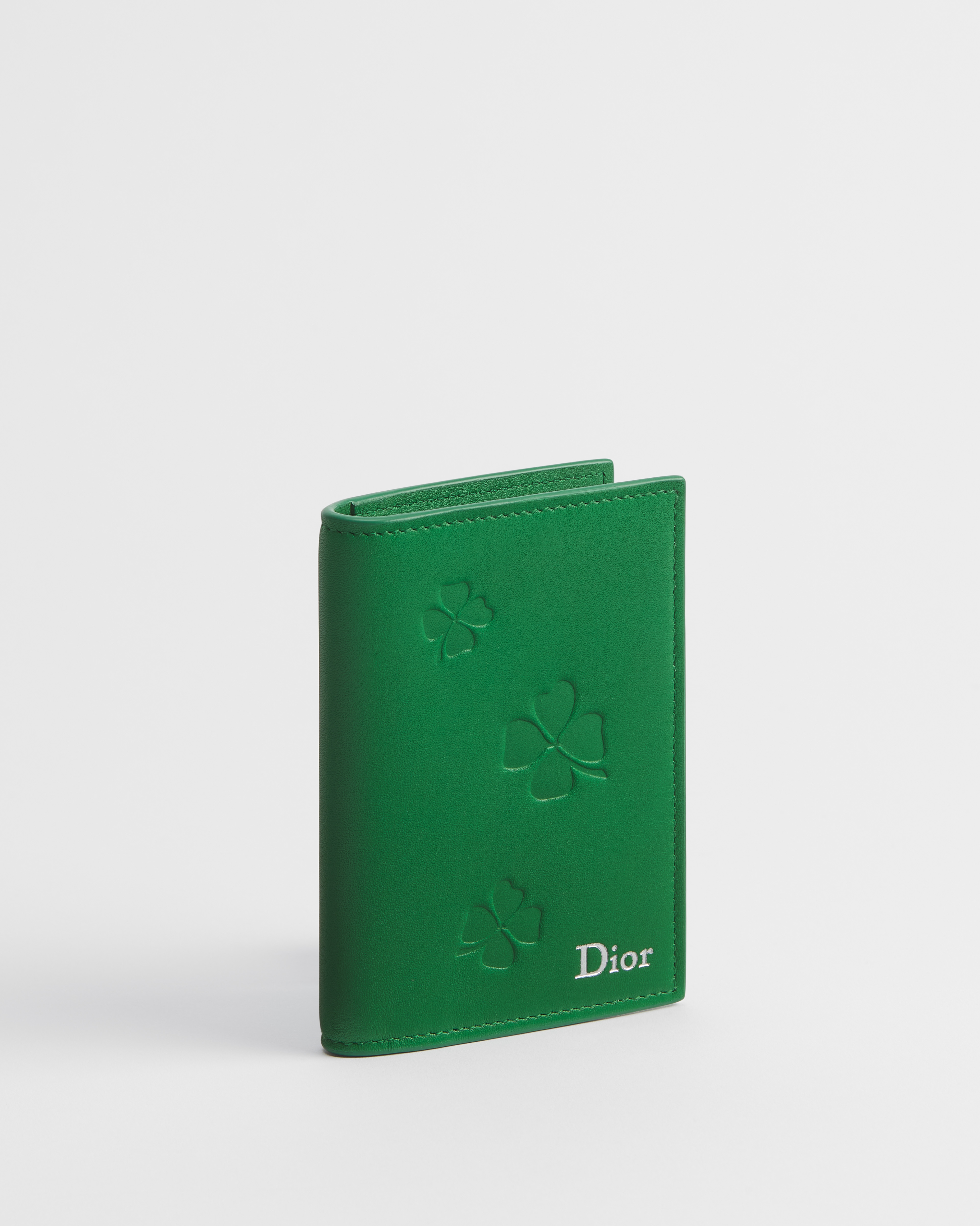 Portacarte bifold Pelle di vitello verde acceso con motivo Dior Clover goffrato E03