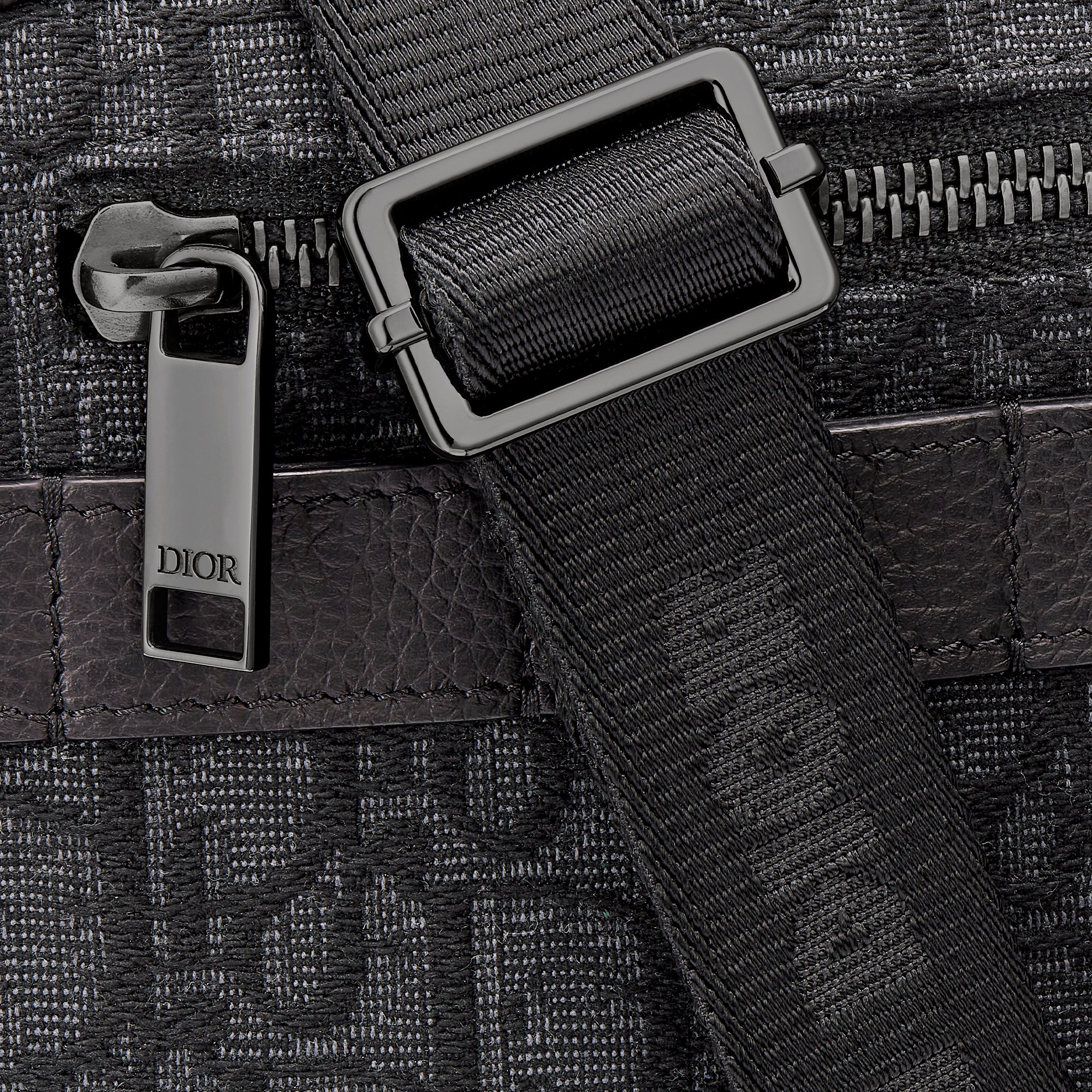 Mini Safari Bag with Strap Detailed view
