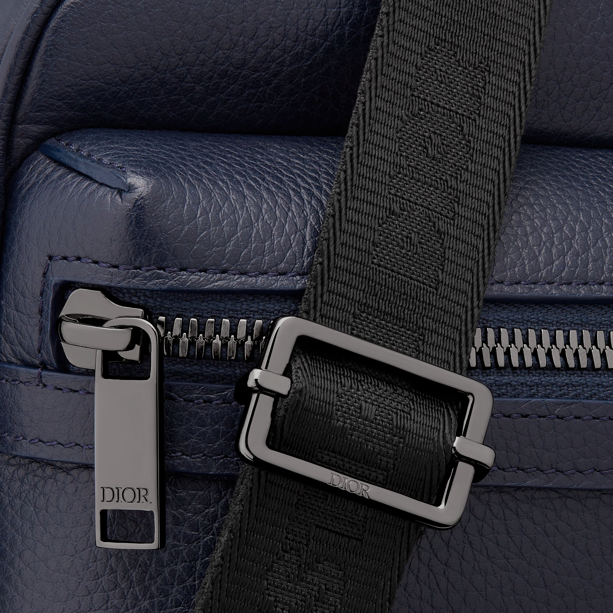DIOR AND KAWS Mini Rider 2.0 Zipped Messenger Bag Detailed view