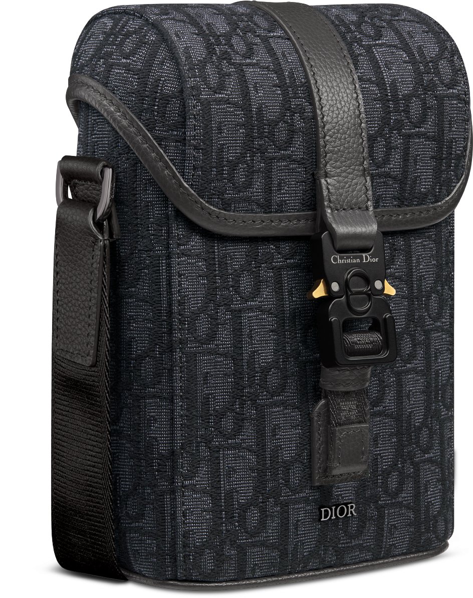 Borsa messenger mini verticale con pattina Dior Hit The Road aria_threeQuarterClosedView