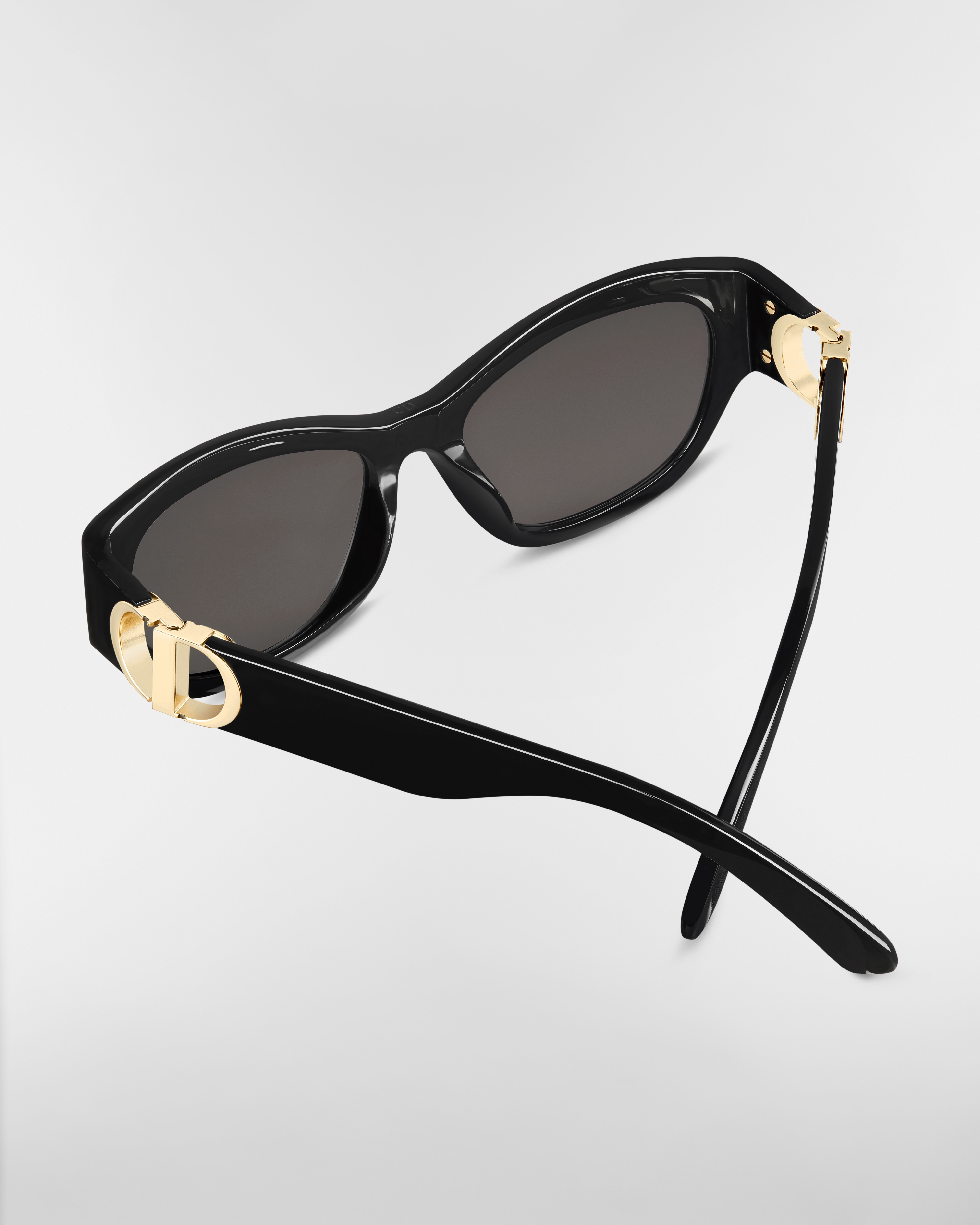 30Montaigne B5U 선글라스 블랙 버터플라이 E09