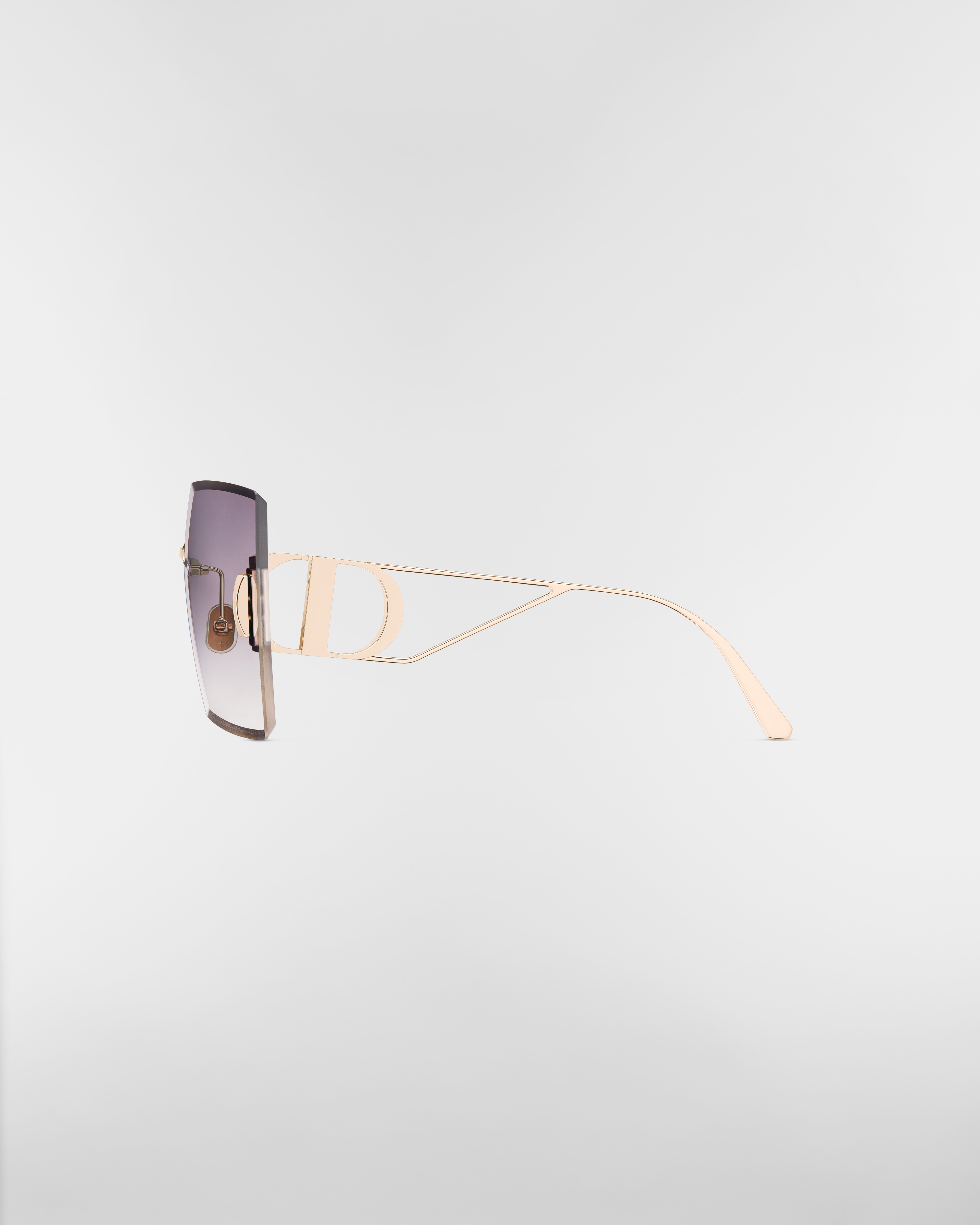 30Montaigne S7U نظارات شمسية مربّعة مع عدسات بلون متدرّج من الأرجواني إلى الزهري E02