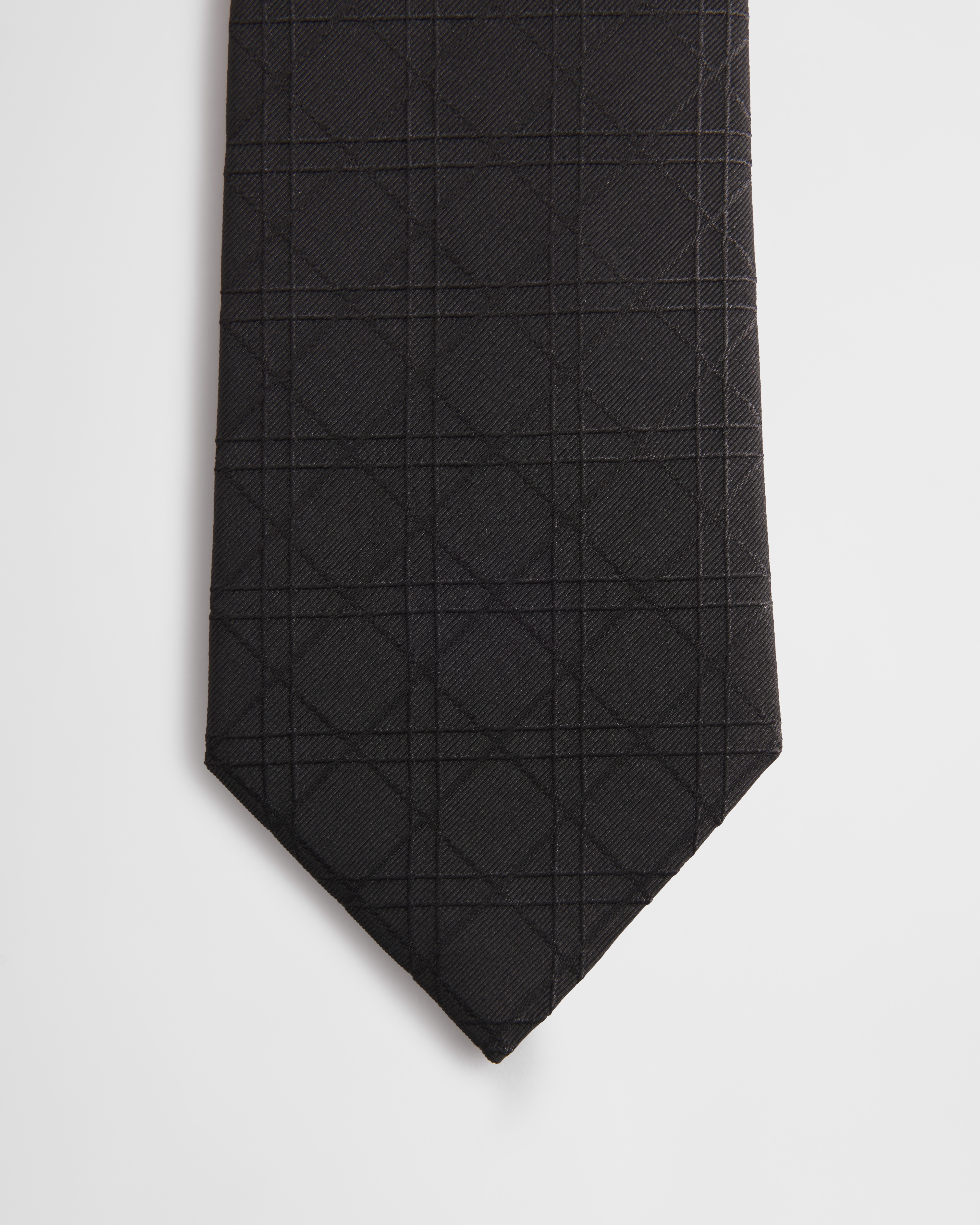 Cannage Tie Black Silk E09