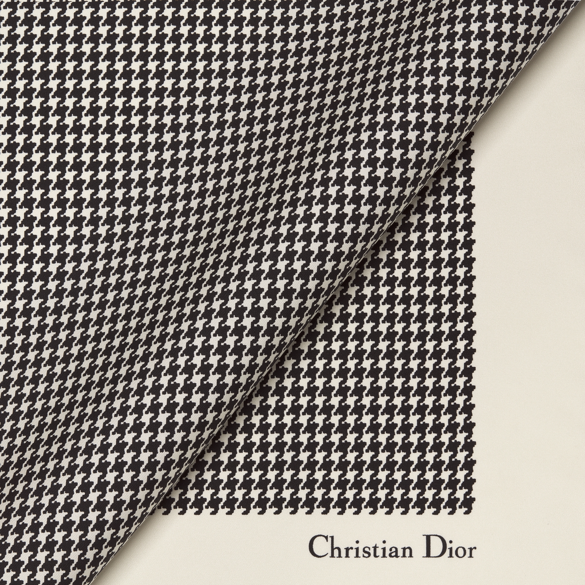 30 Montaigne 90 Square Scarf